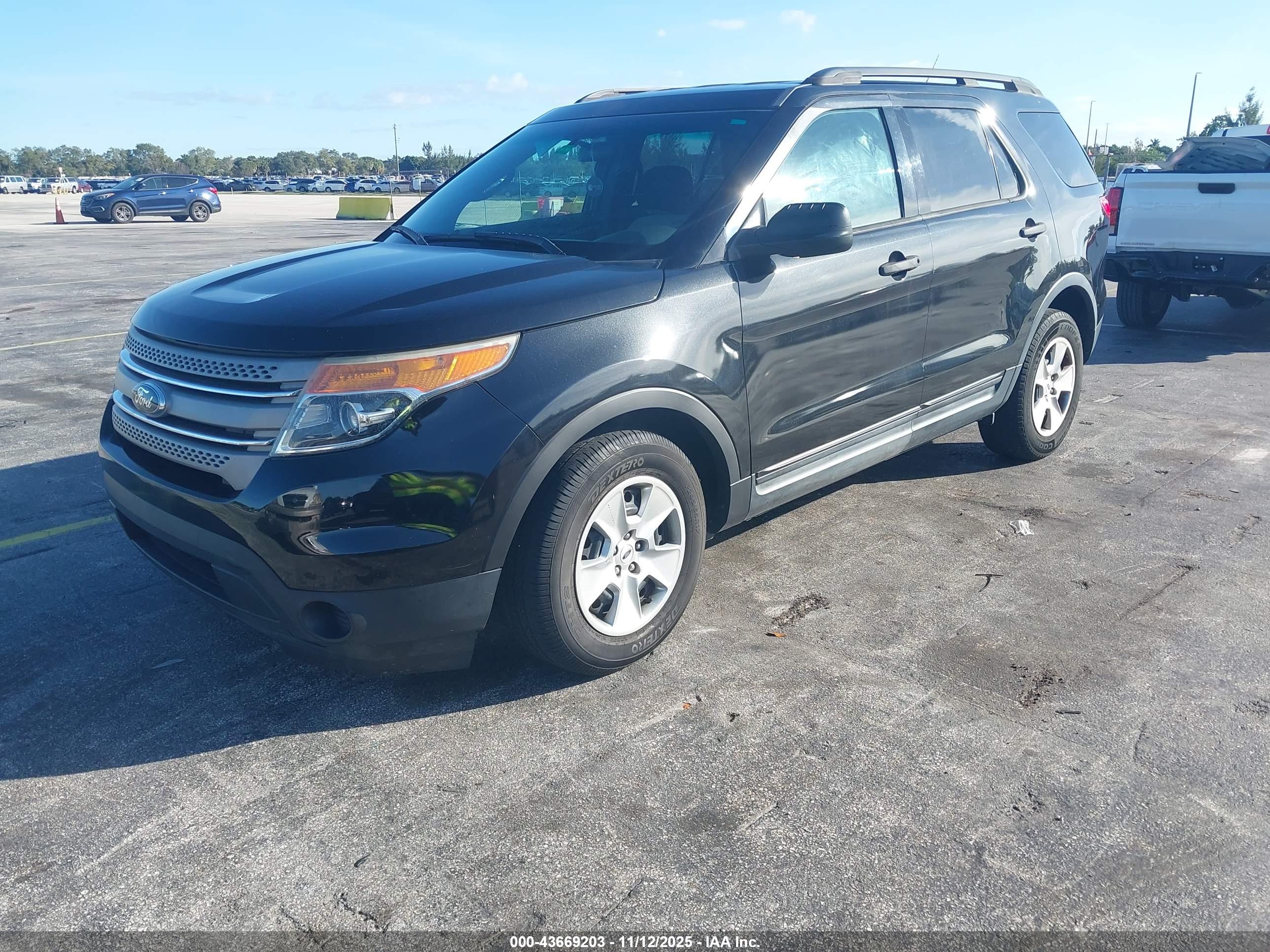 FORD EXPLORER image 2