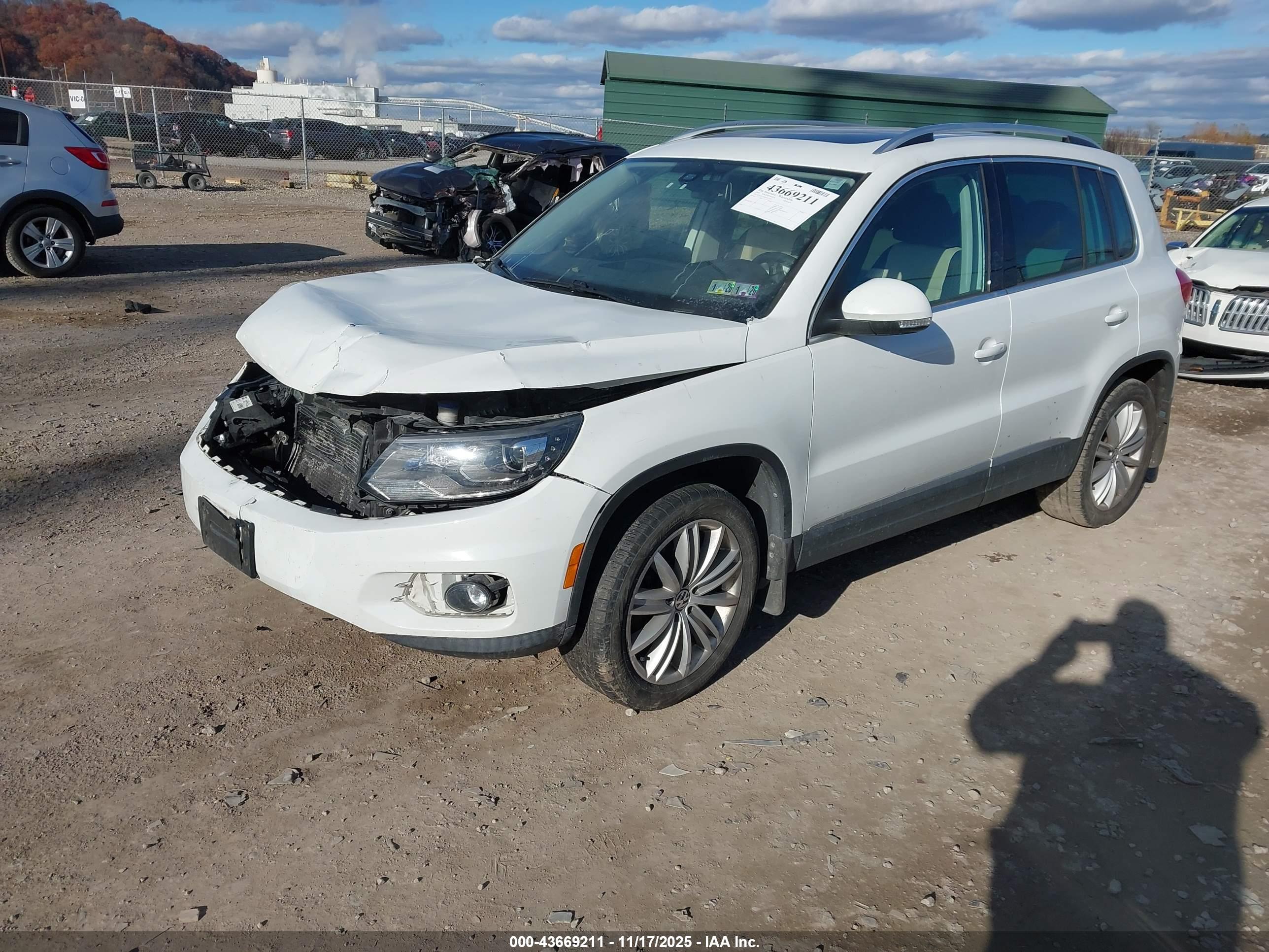 VOLKSWAGEN TIGUAN image 2