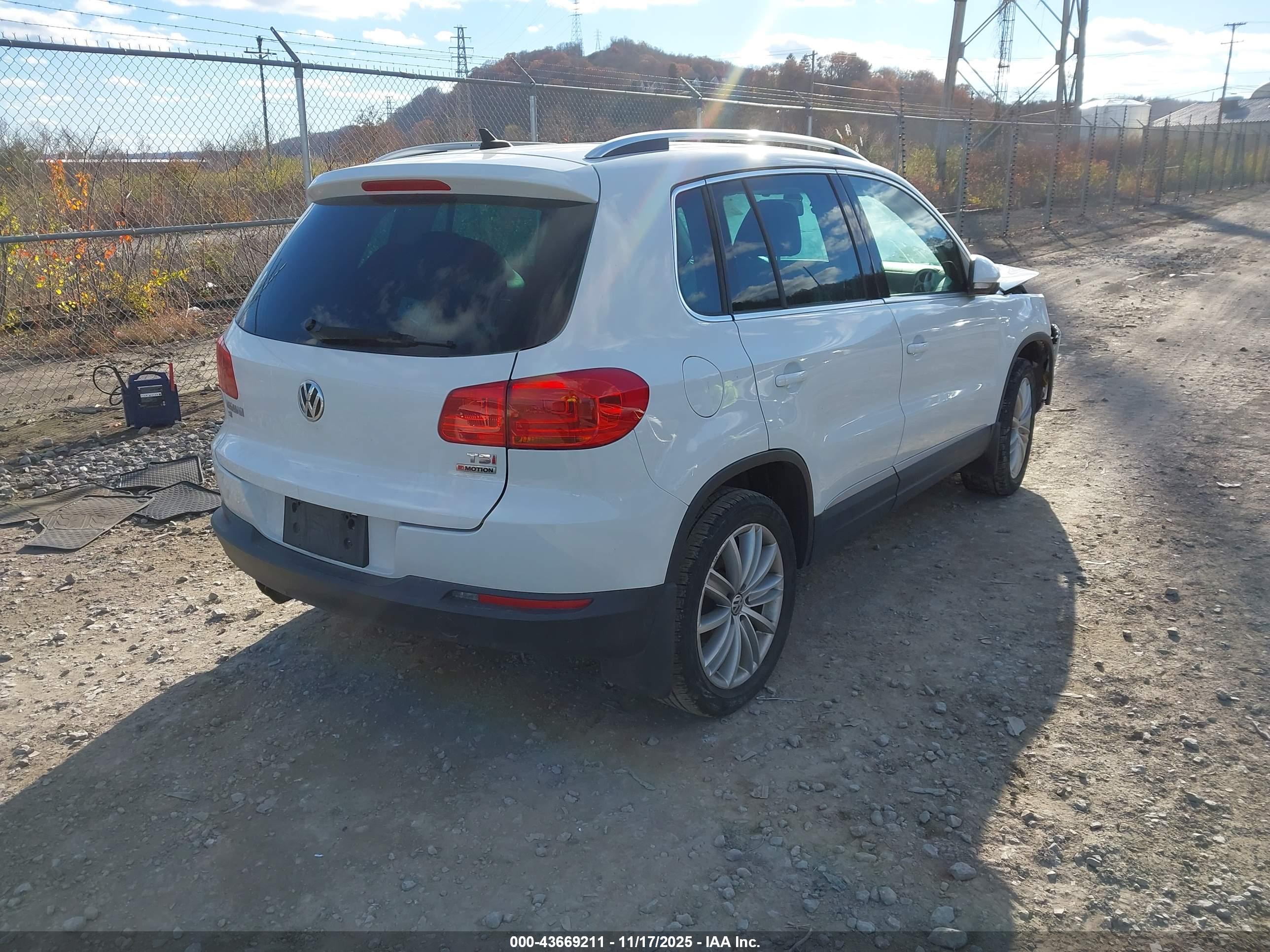 VOLKSWAGEN TIGUAN image 4