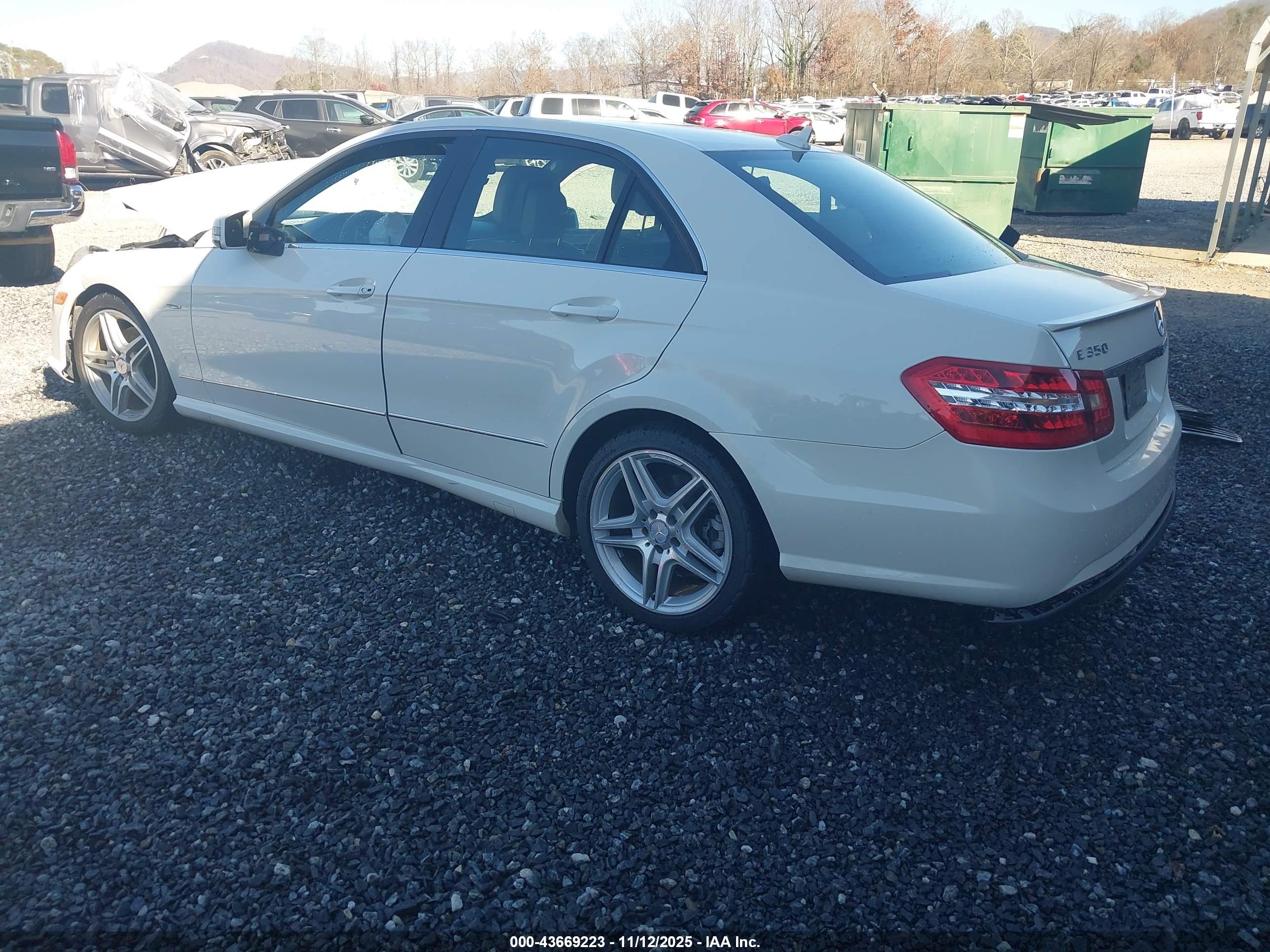 MERCEDES-BENZ E image 3