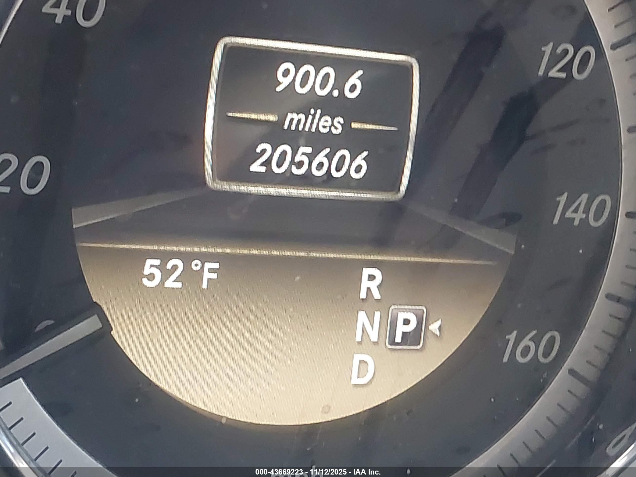 MERCEDES-BENZ E image 7