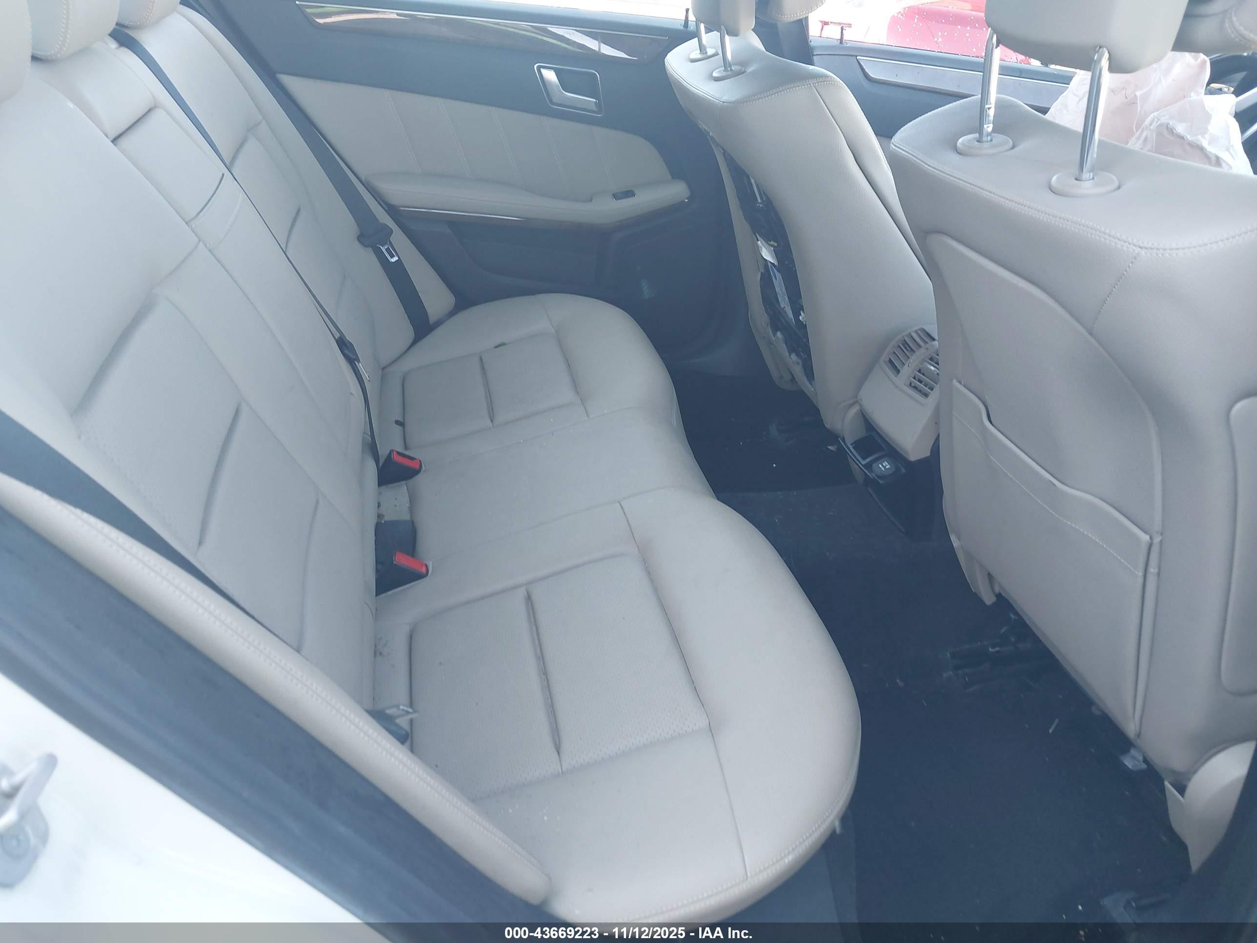 MERCEDES-BENZ E image 8