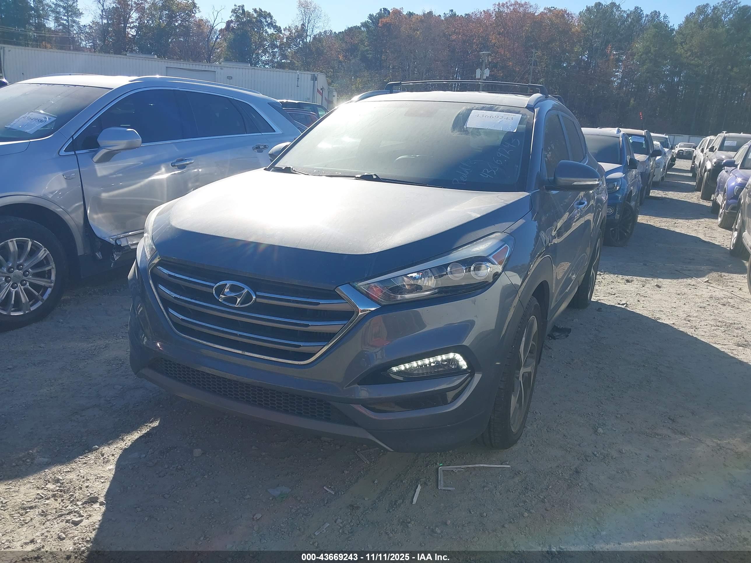 HYUNDAI TUCSON image 2