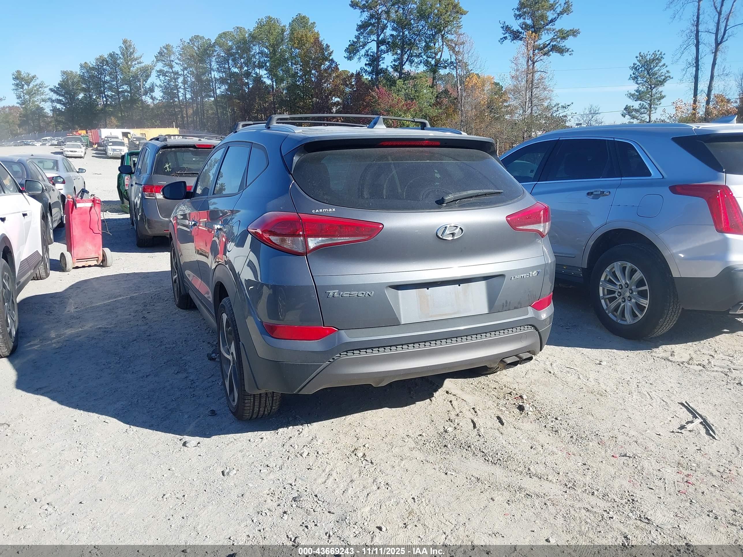 HYUNDAI TUCSON image 3