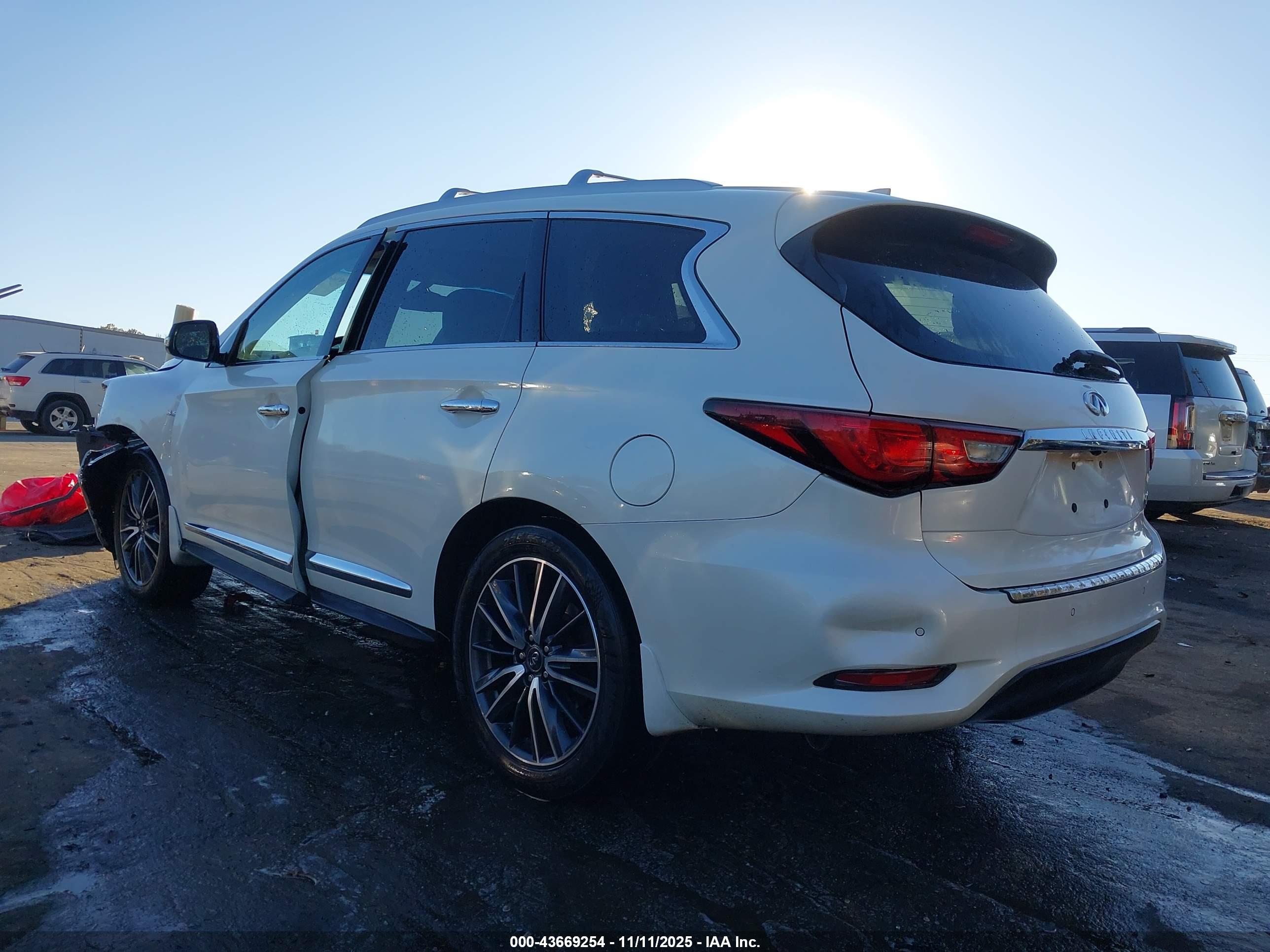 INFINITI QX60 image 3