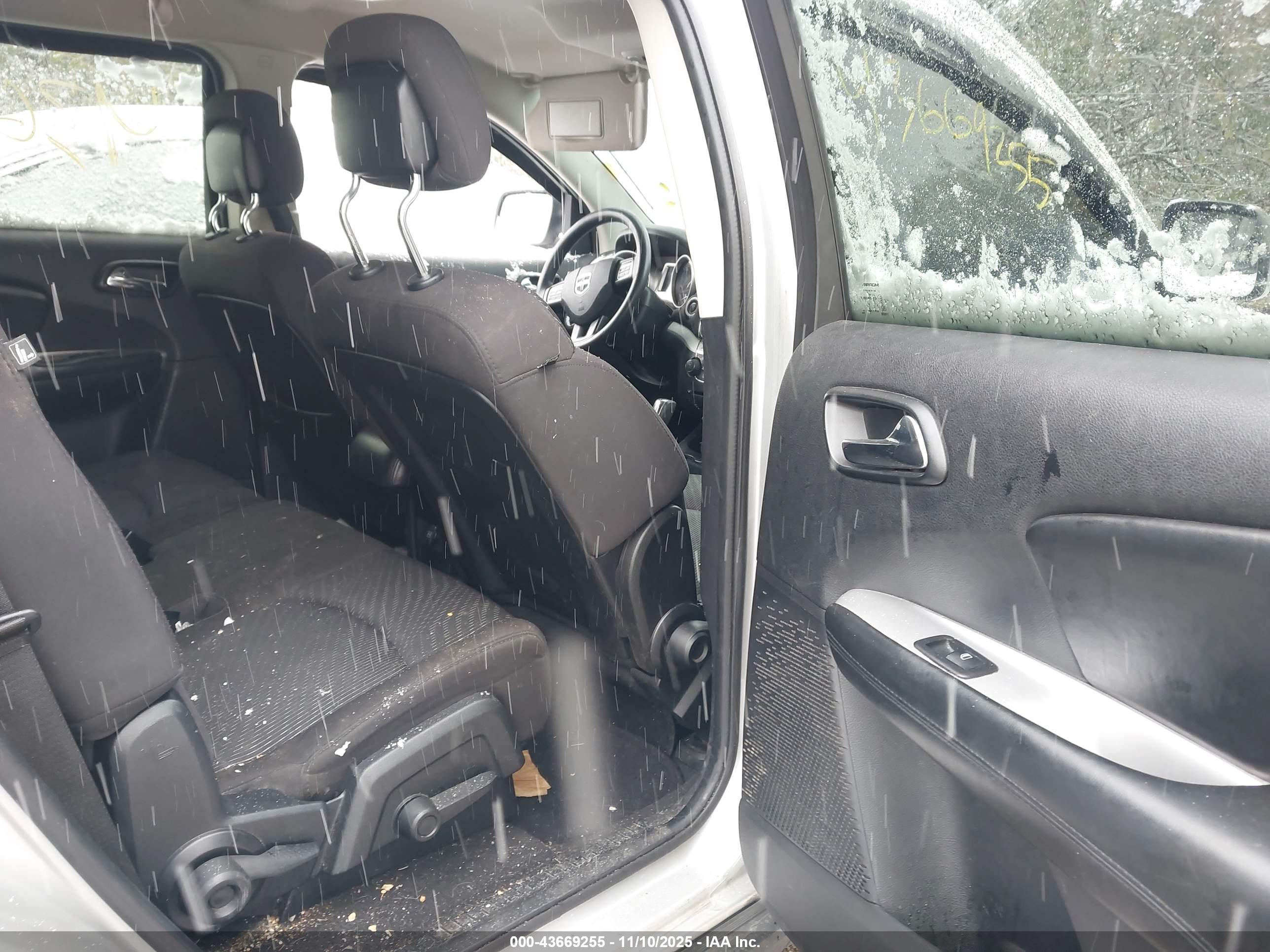 DODGE JOURNEY image 8