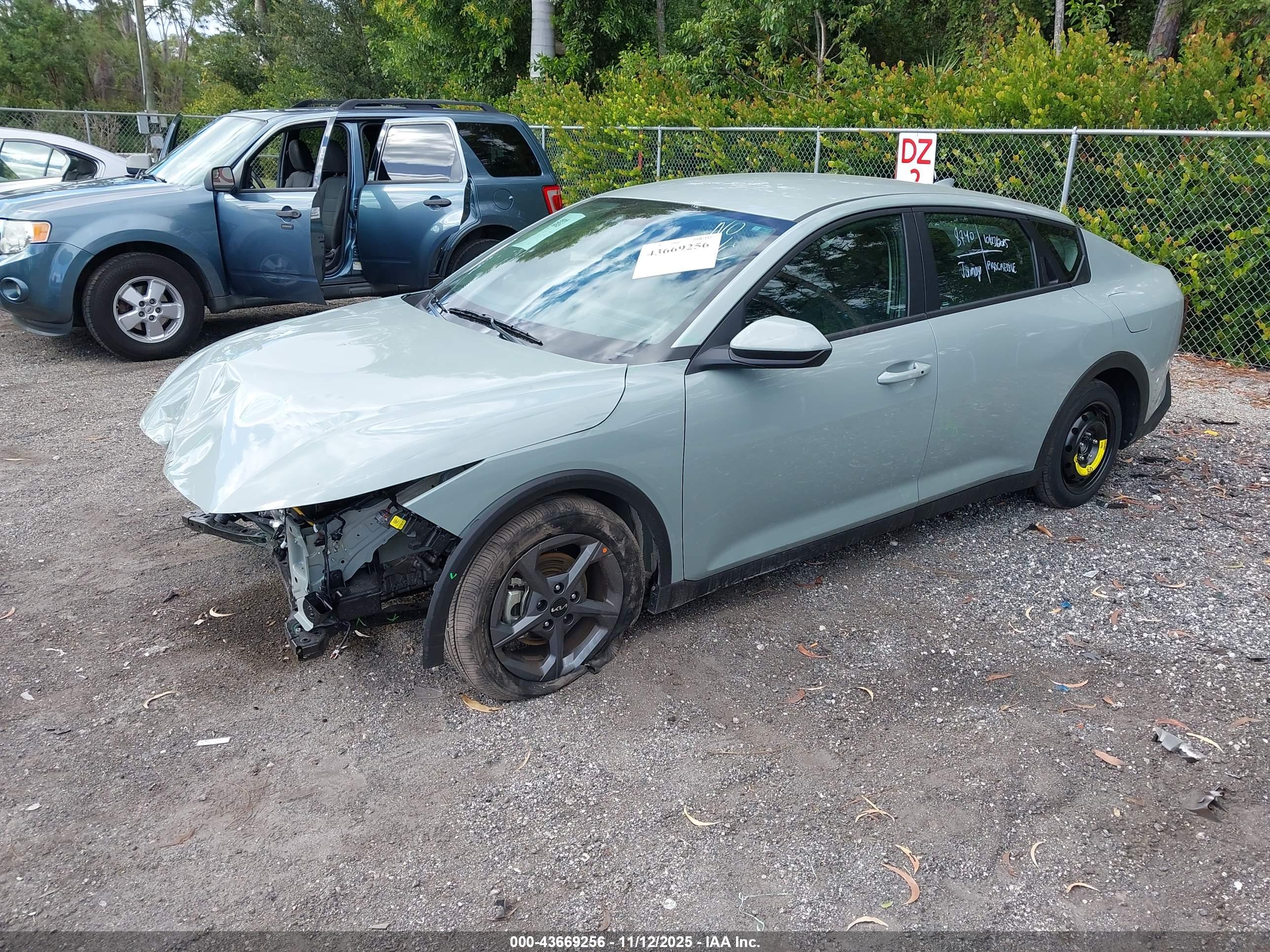 KIA K4 image 2