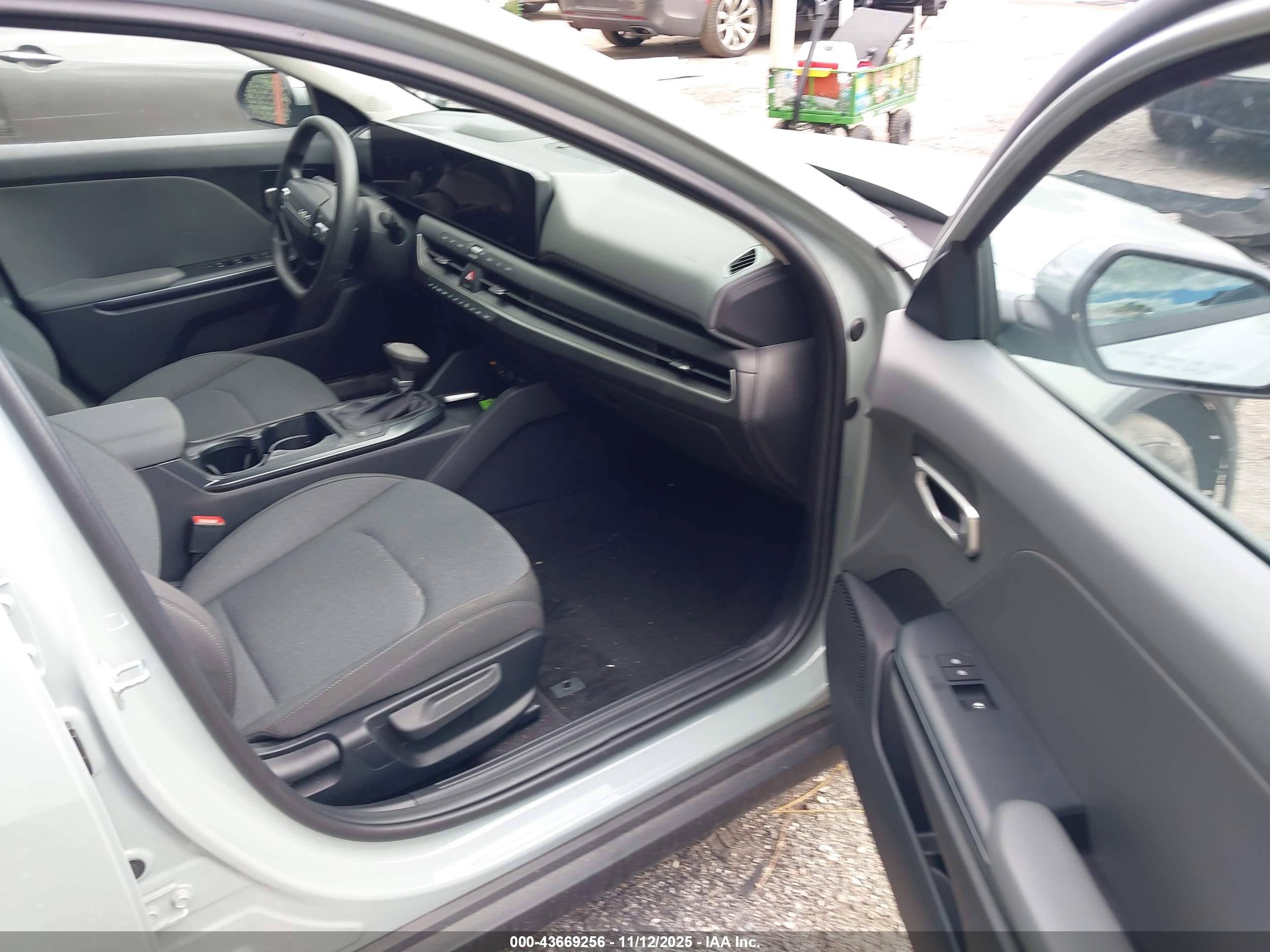 KIA K4 image 5
