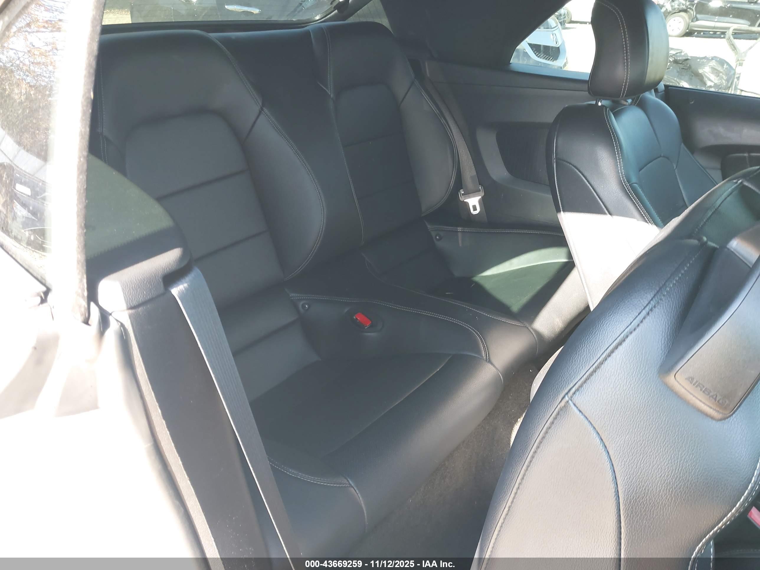 FORD MUSTANG image 8