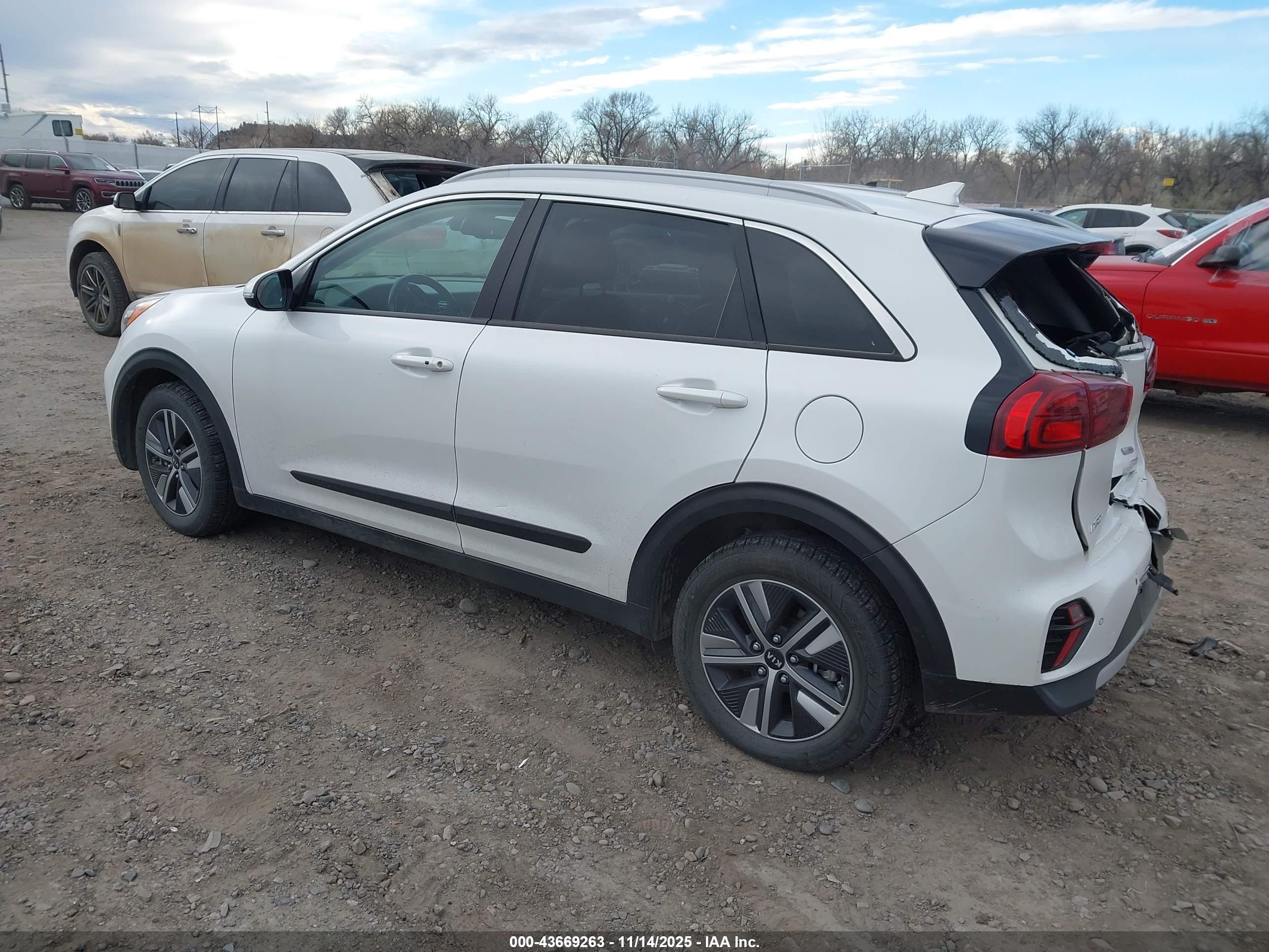 KIA NIRO image 3