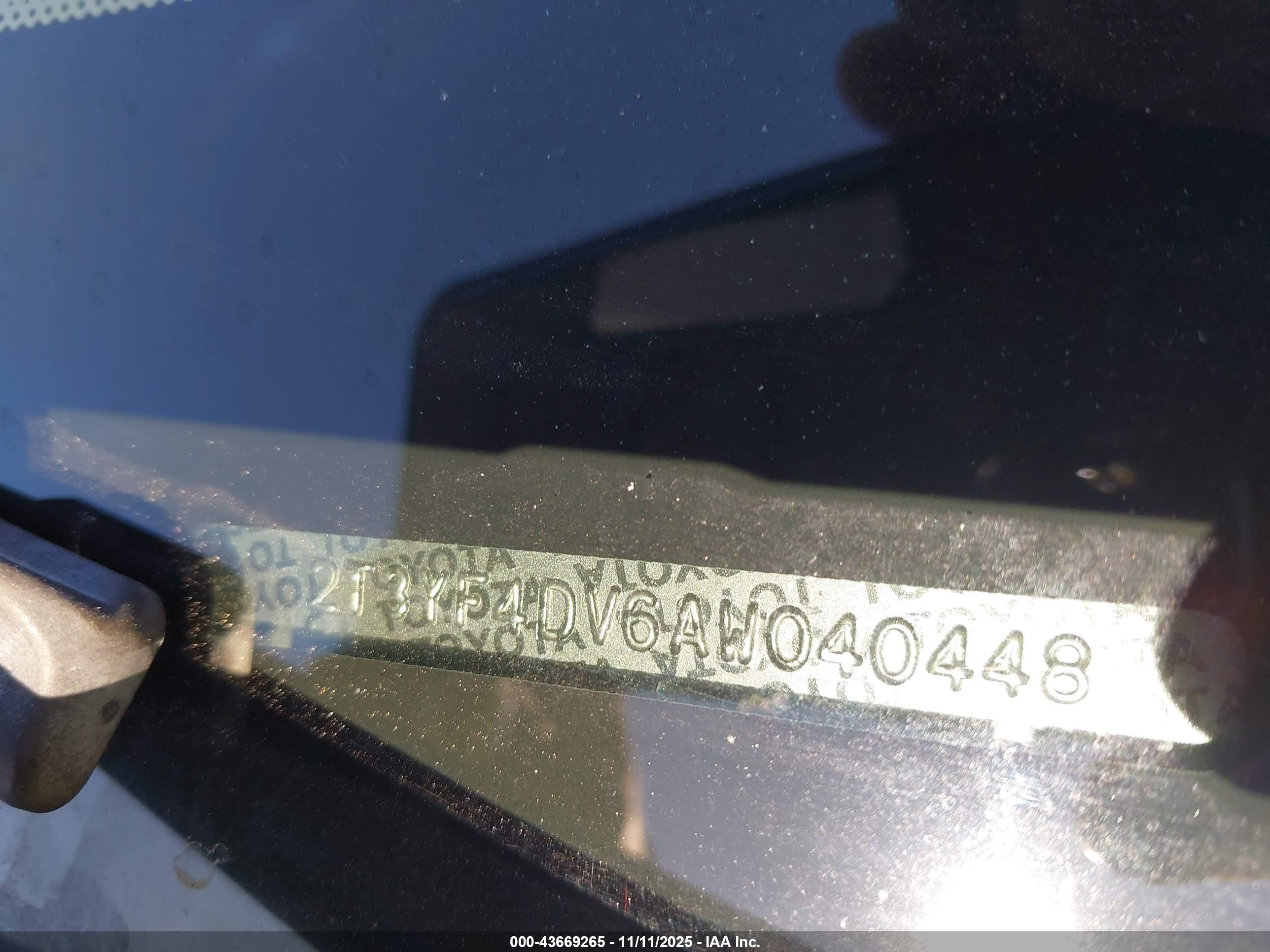 TOYOTA RAV4 image 9