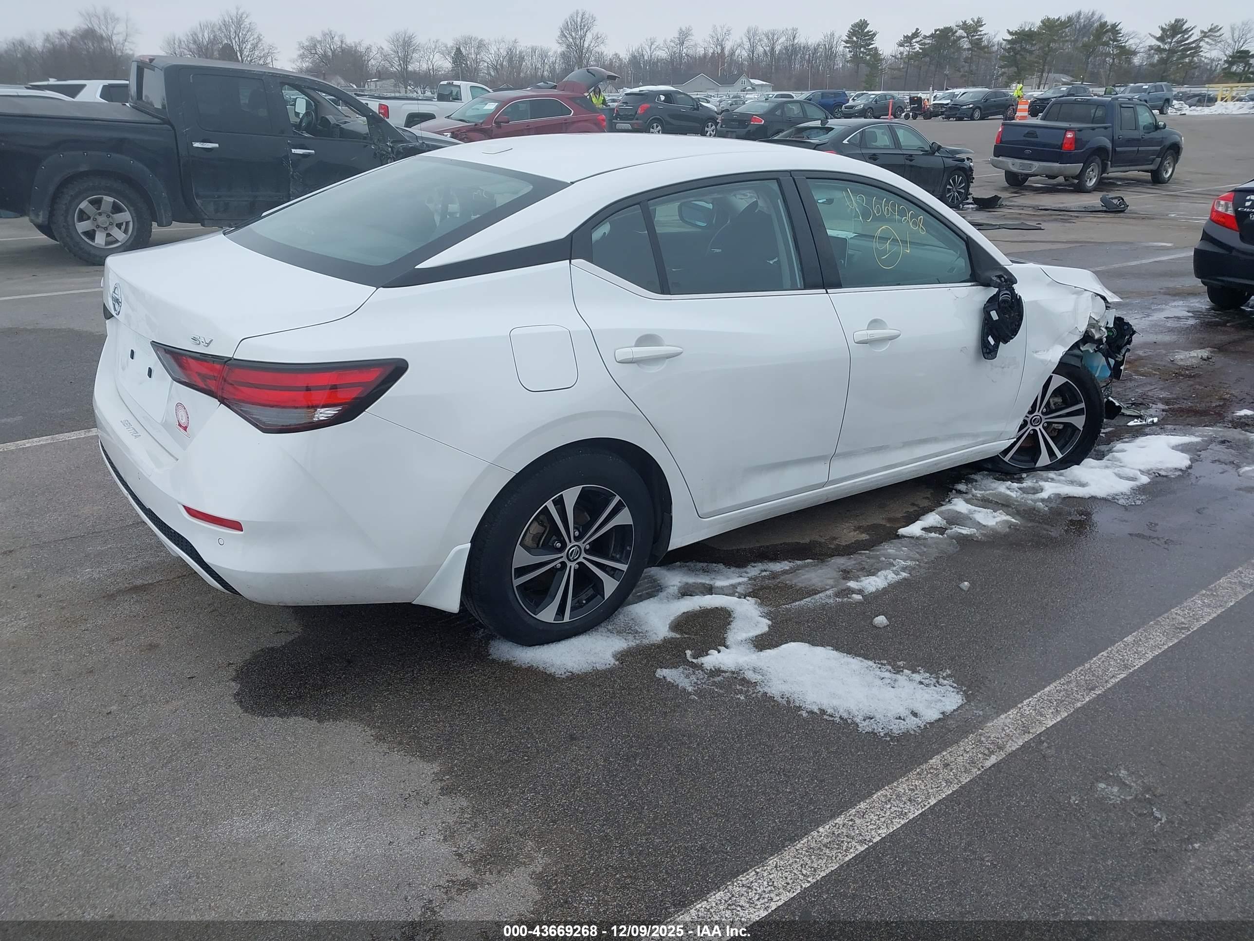 NISSAN SENTRA image 4