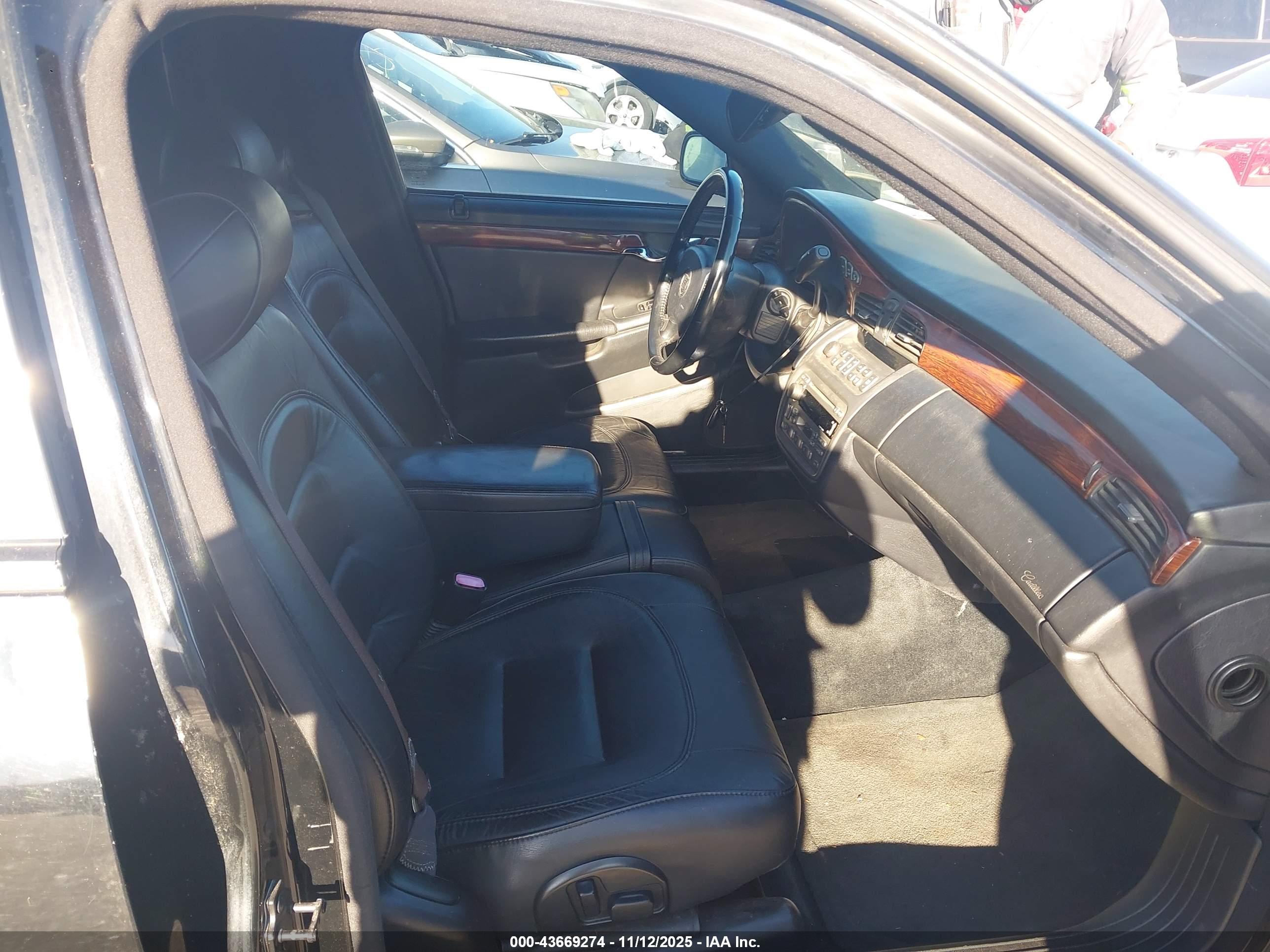 CADILLAC DEVILLE image 5