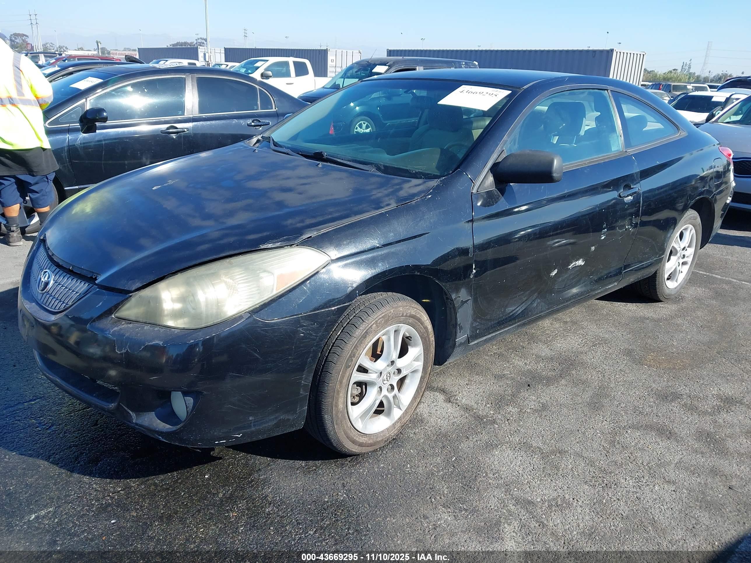 TOYOTA CAMRY image 2