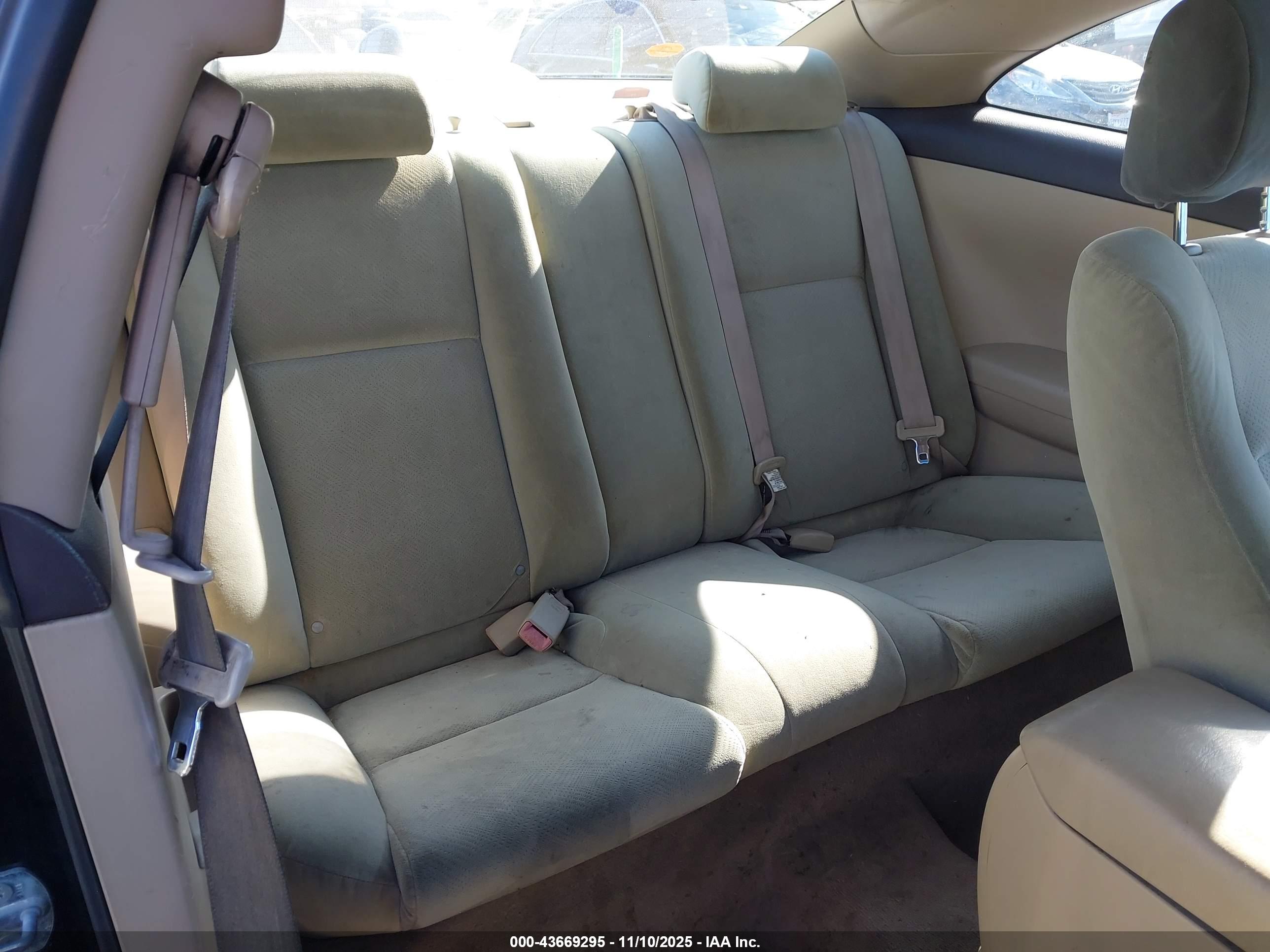 TOYOTA CAMRY image 8