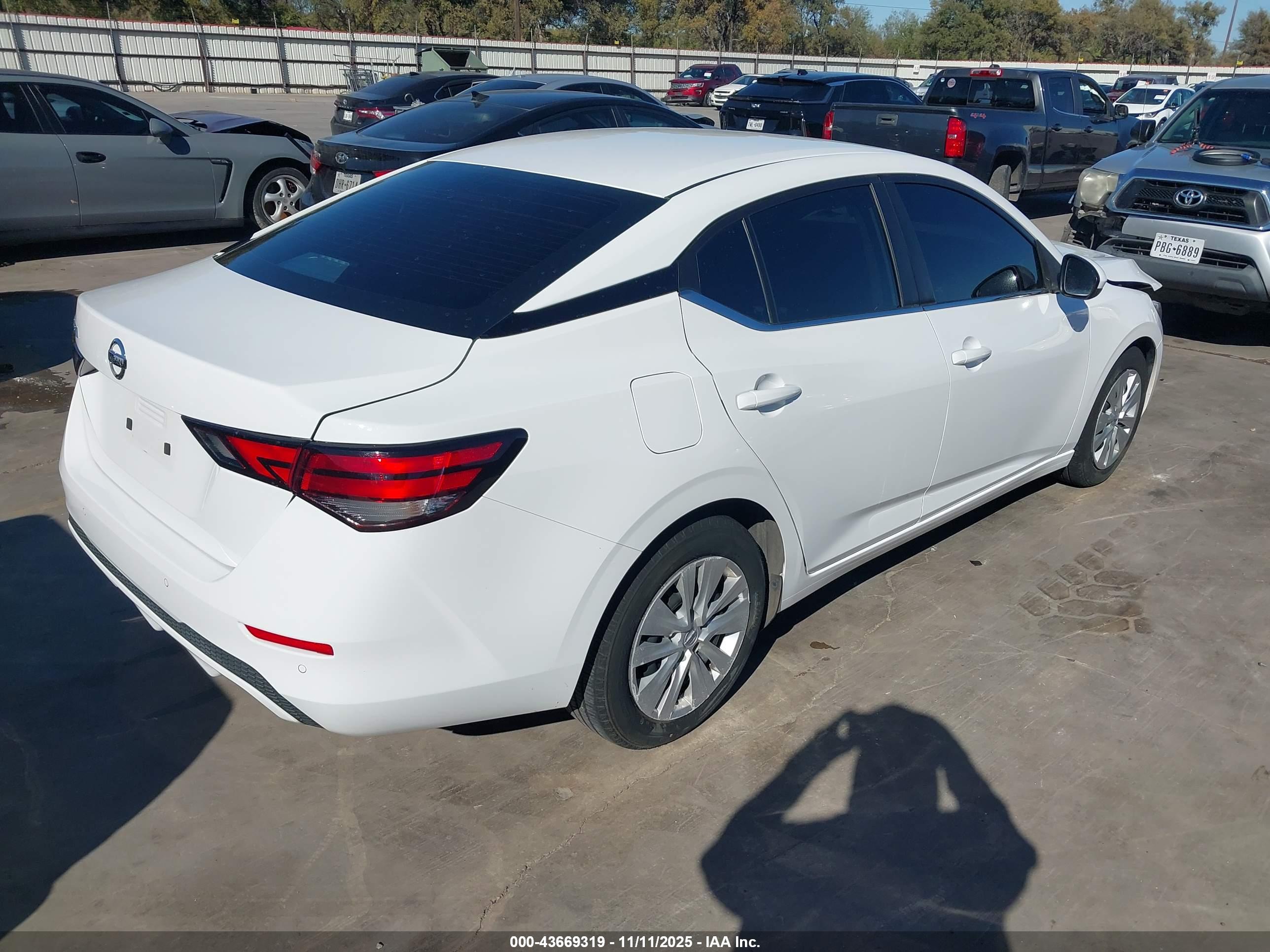 NISSAN SENTRA image 4