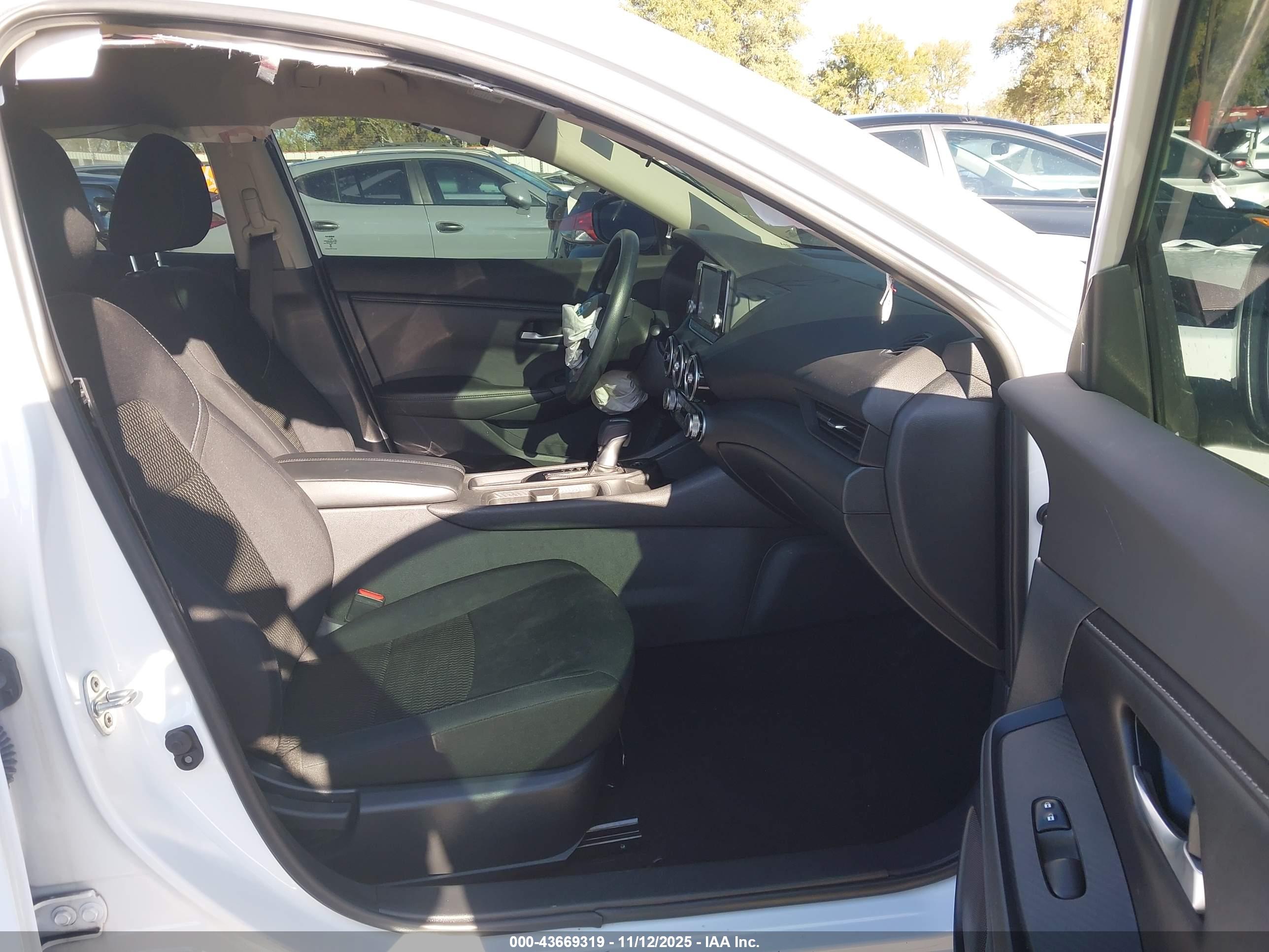 NISSAN SENTRA image 5