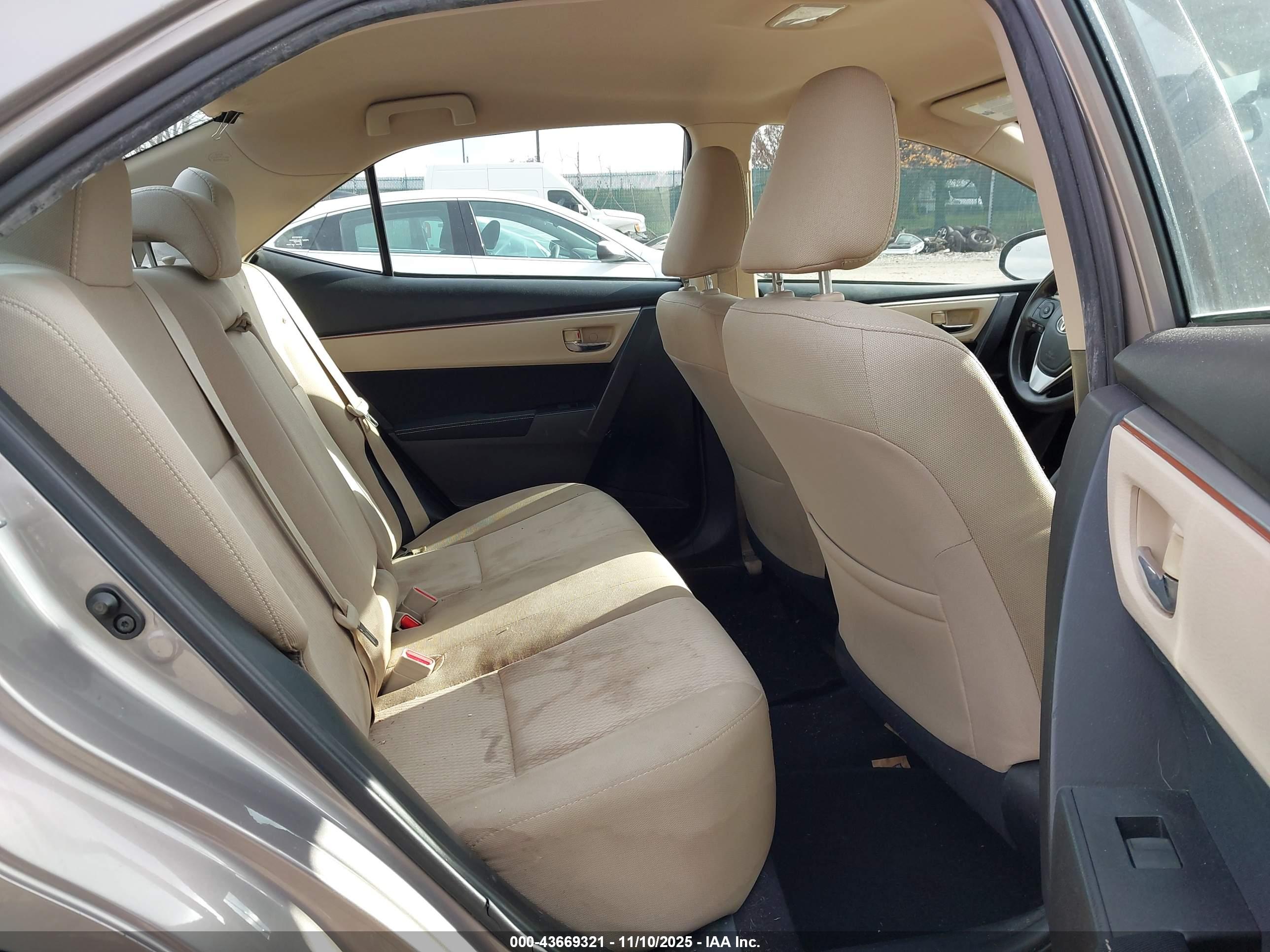 TOYOTA COROLLA image 8