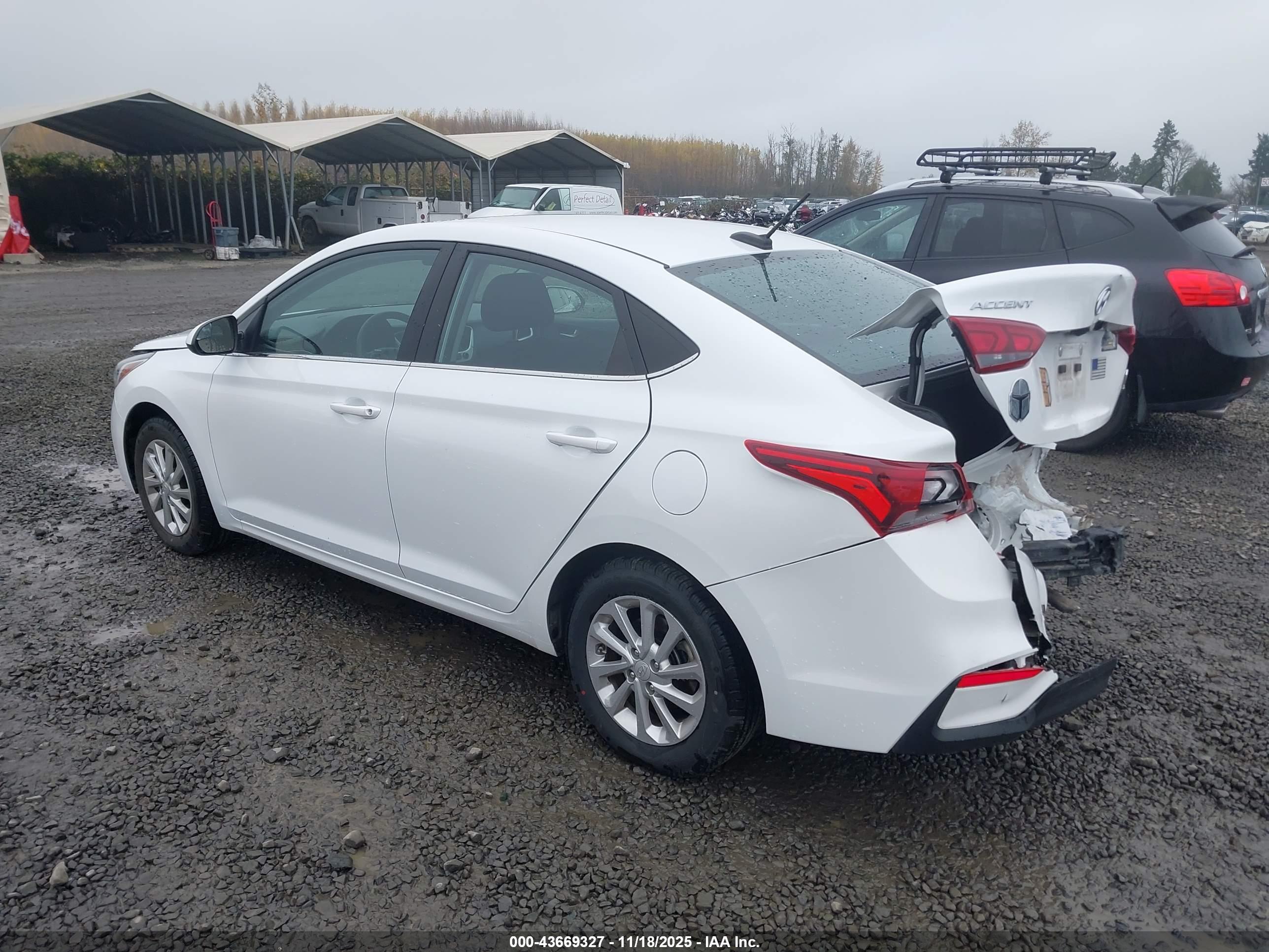 HYUNDAI ACCENT image 3