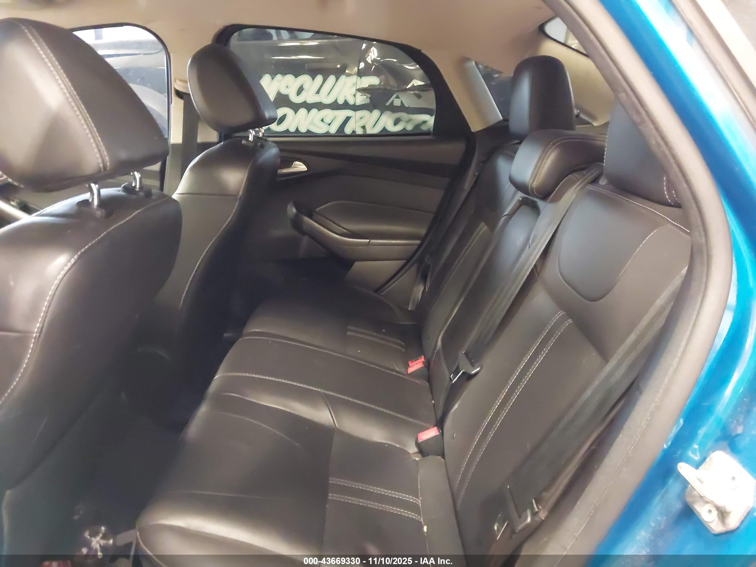 FORD FOCUS image 8
