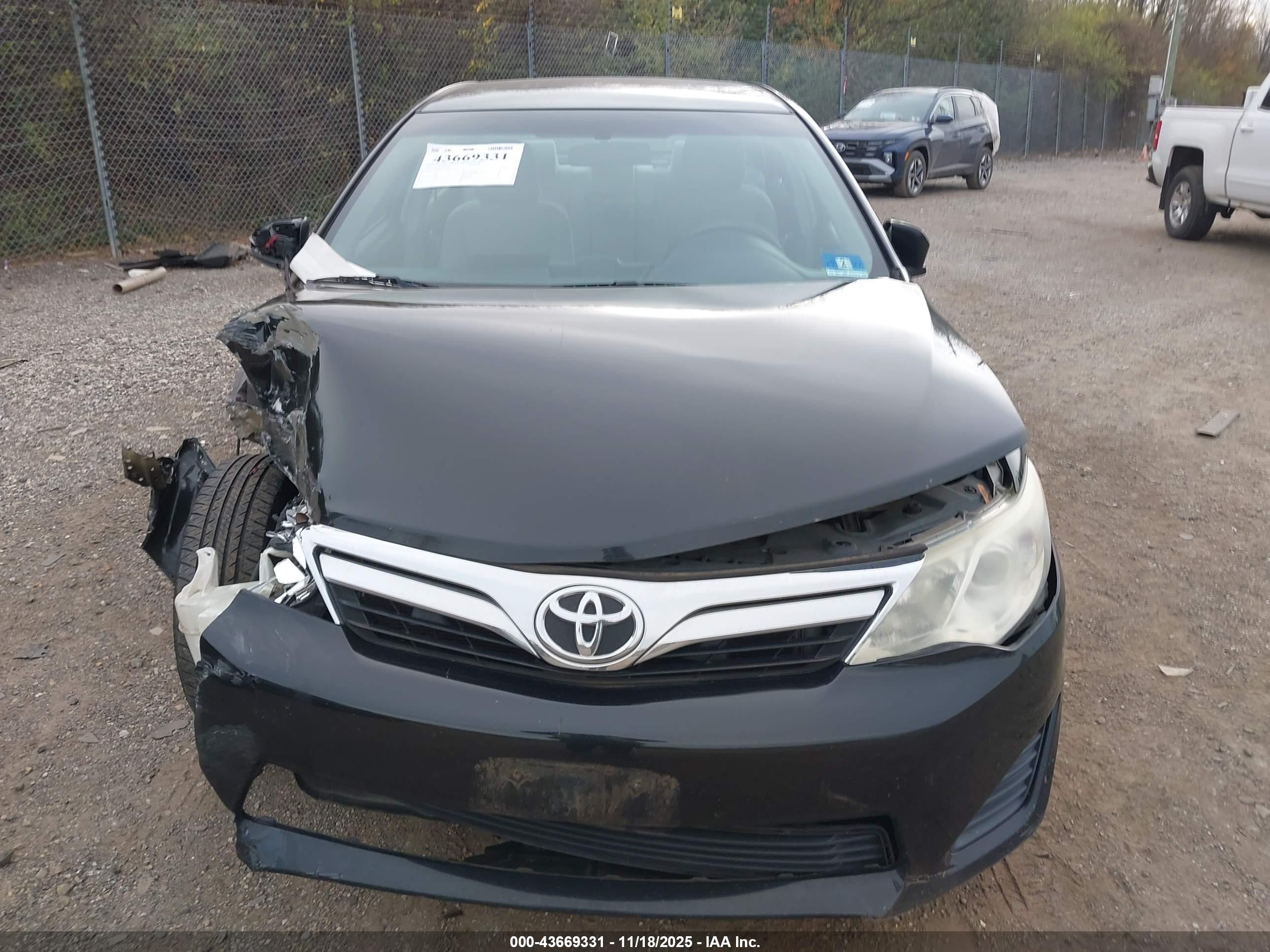 TOYOTA CAMRY image 10