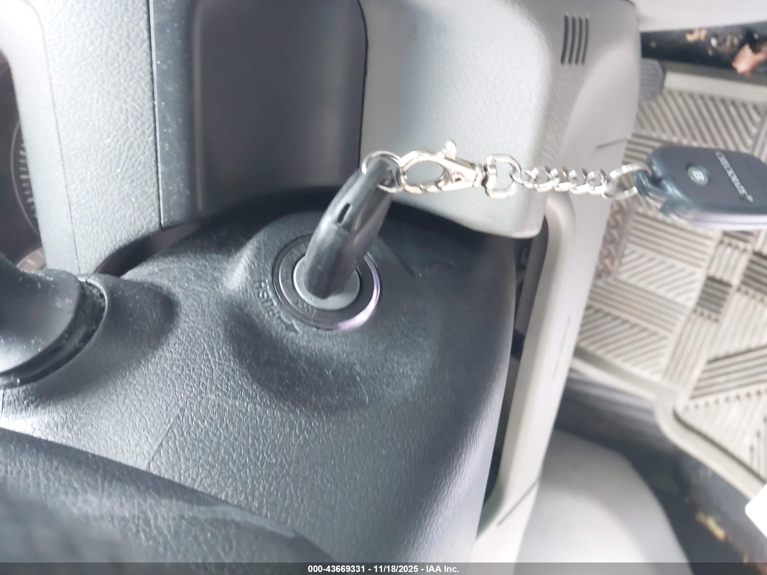 TOYOTA CAMRY image 11
