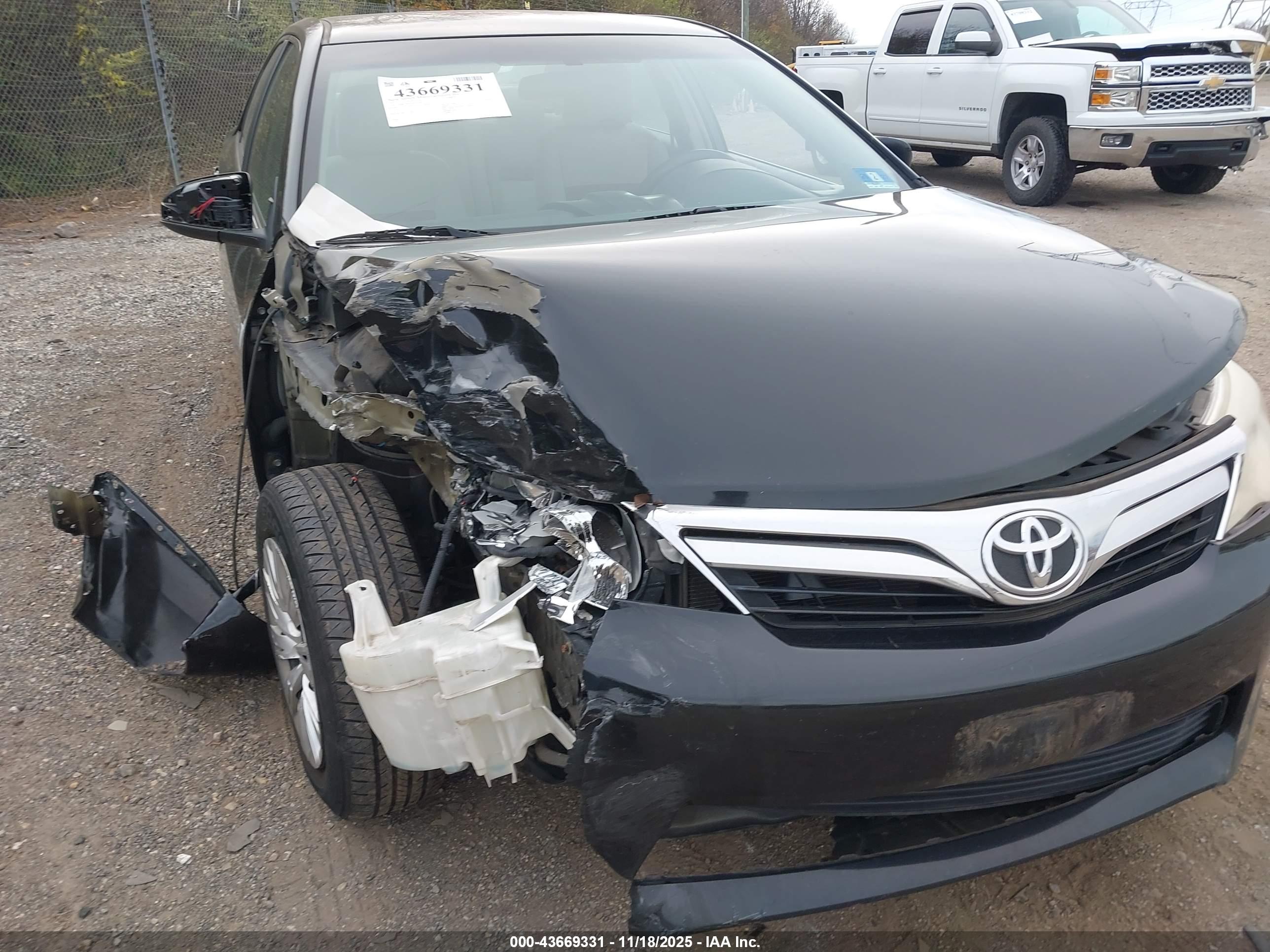 TOYOTA CAMRY image 6