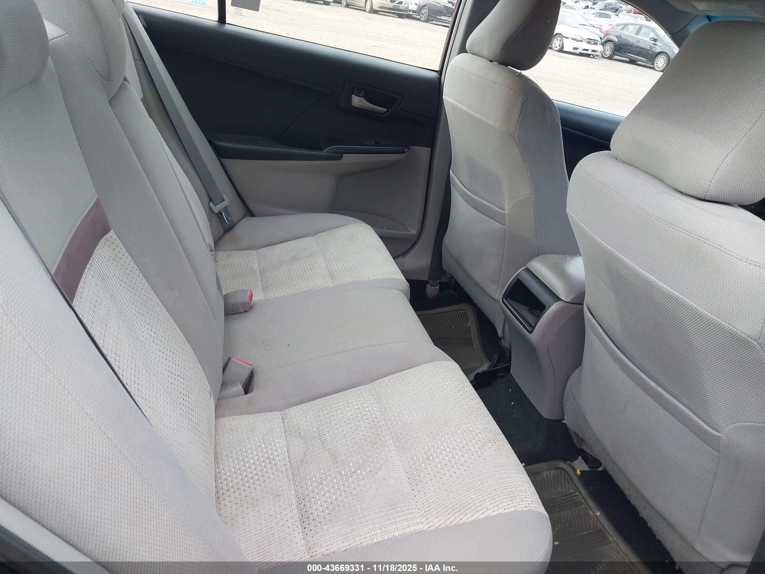 TOYOTA CAMRY image 8