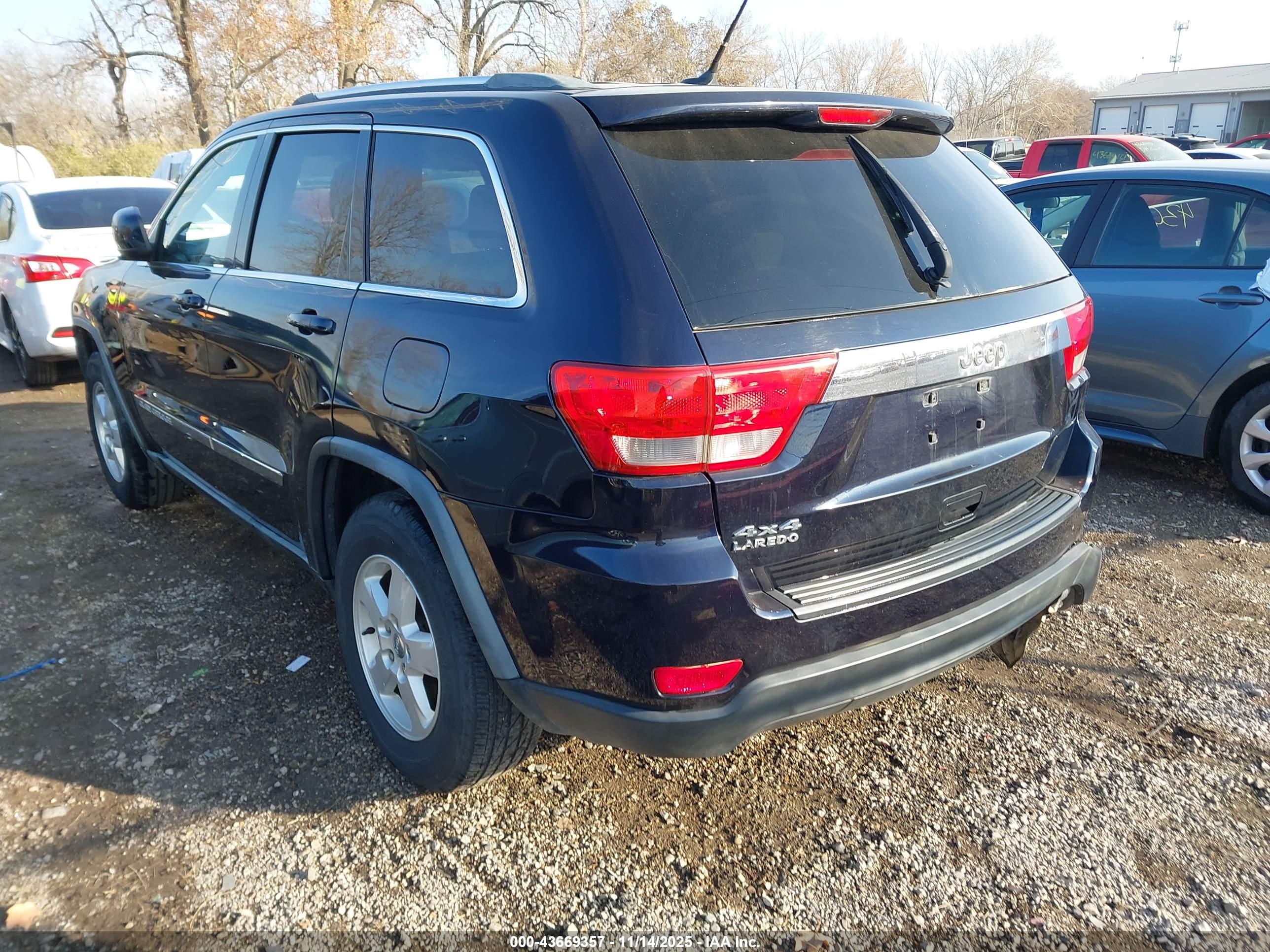 JEEP GRAND image 3