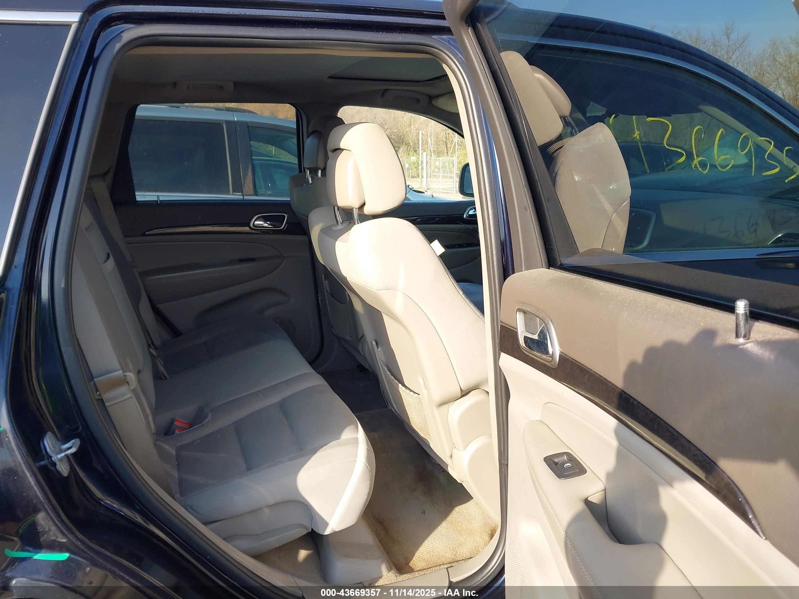 JEEP GRAND image 8