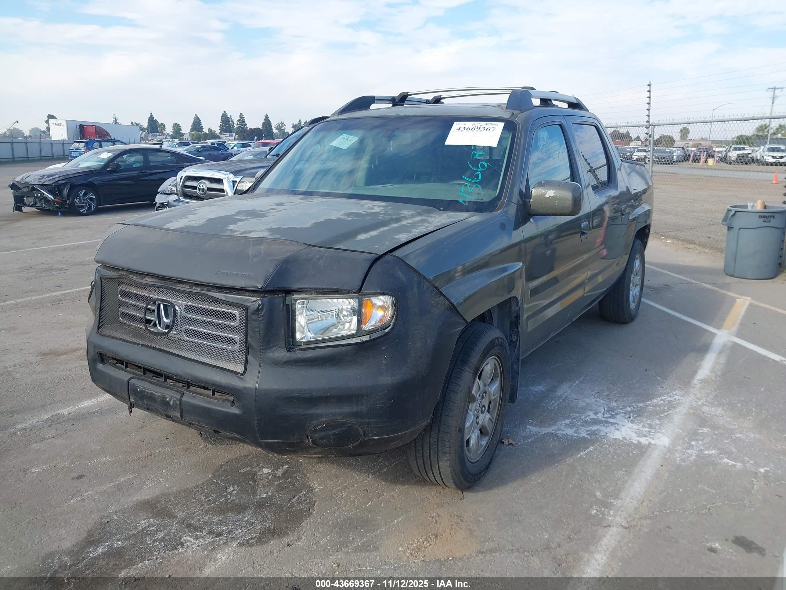 HONDA RIDGELINE image 2