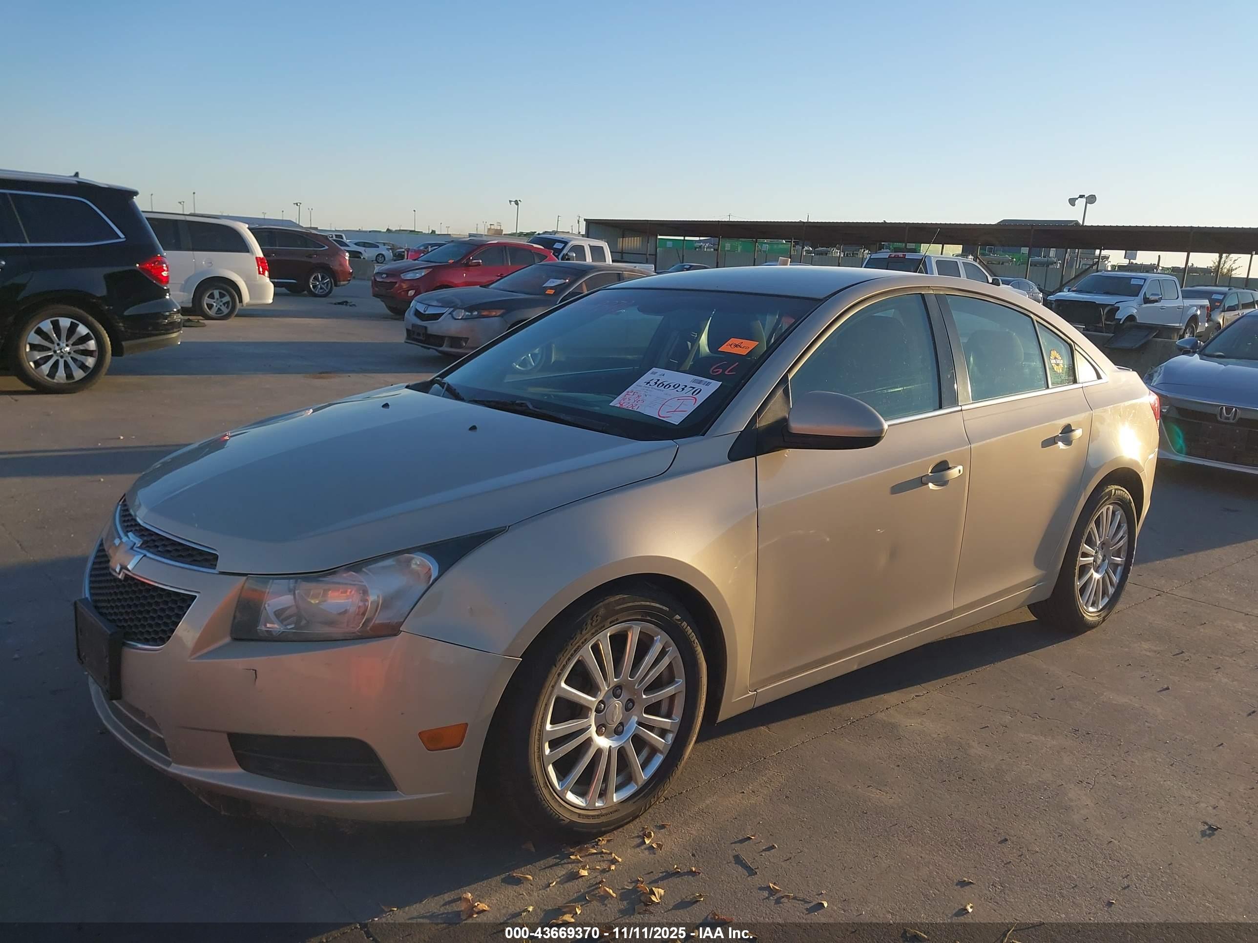 CHEVROLET CRUZE image 2