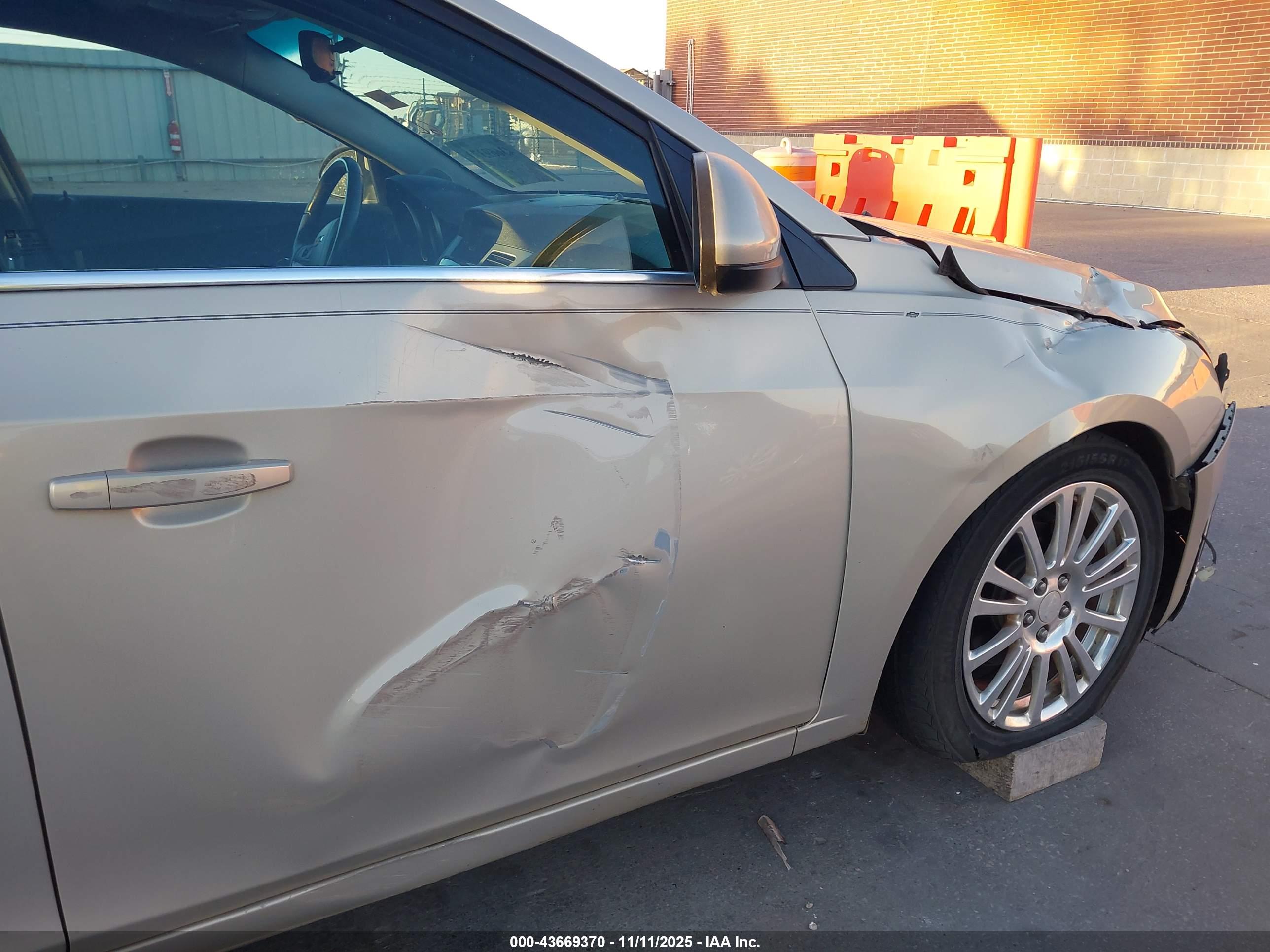 CHEVROLET CRUZE image 6