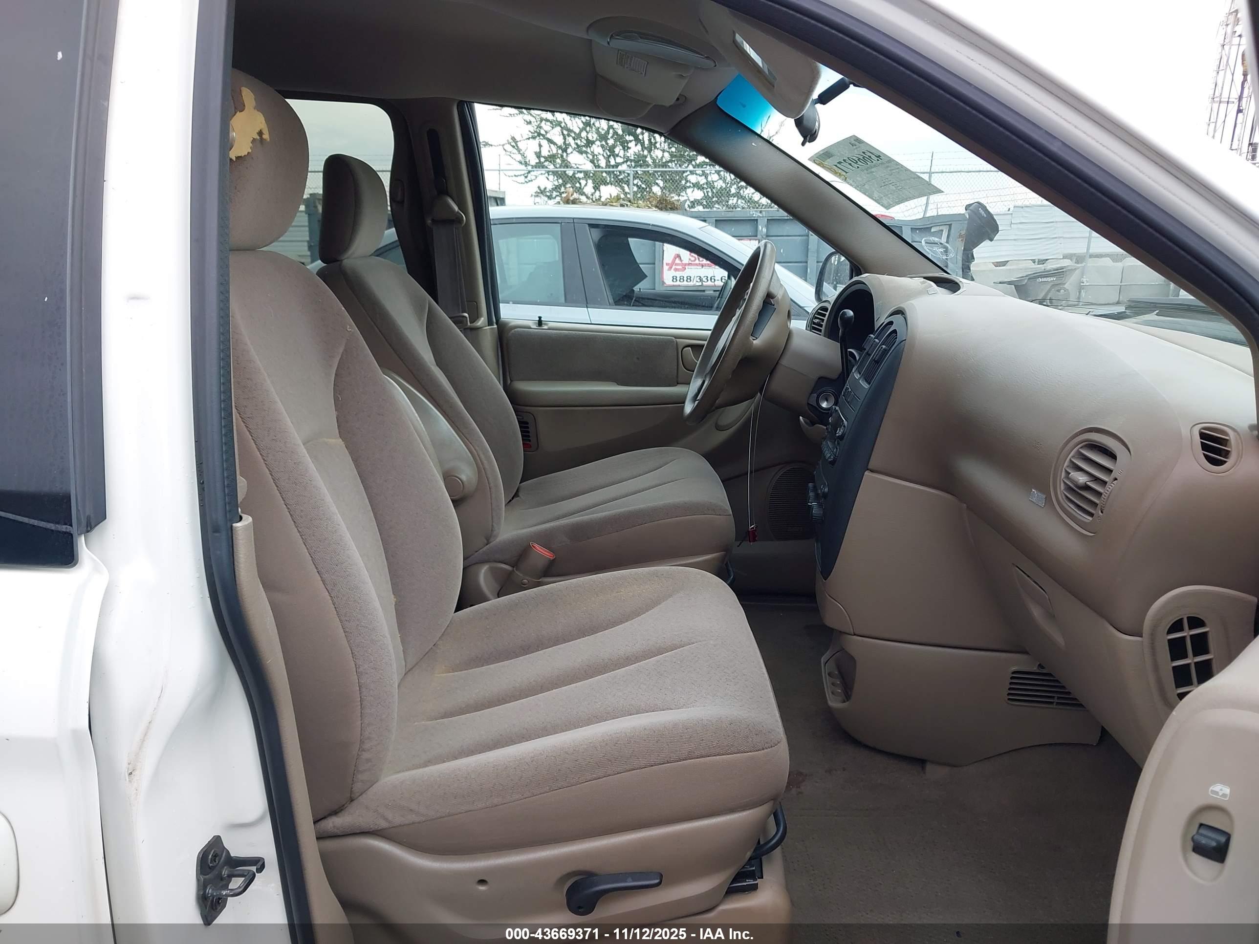 DODGE CARAVAN image 5