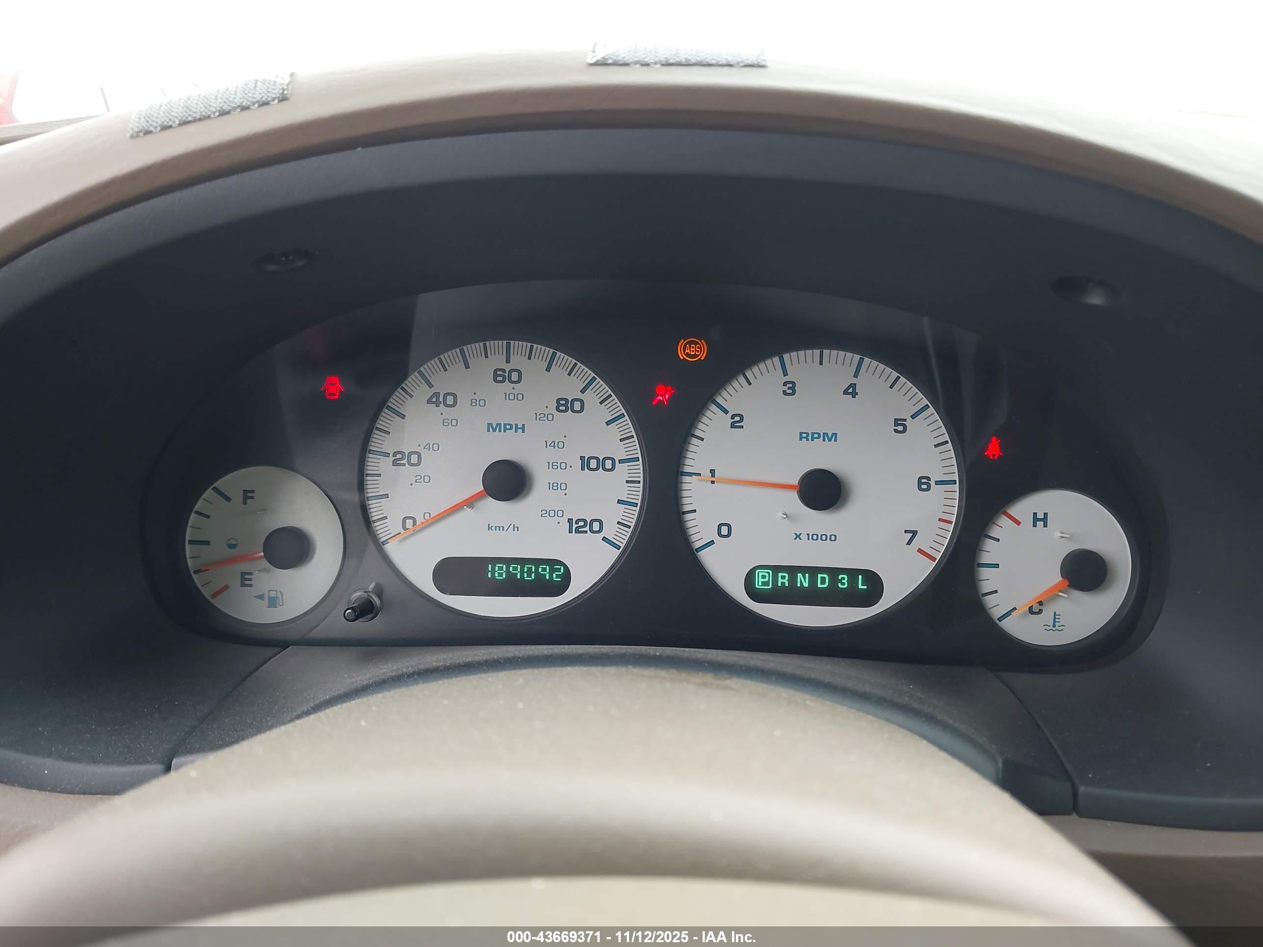 DODGE CARAVAN image 7