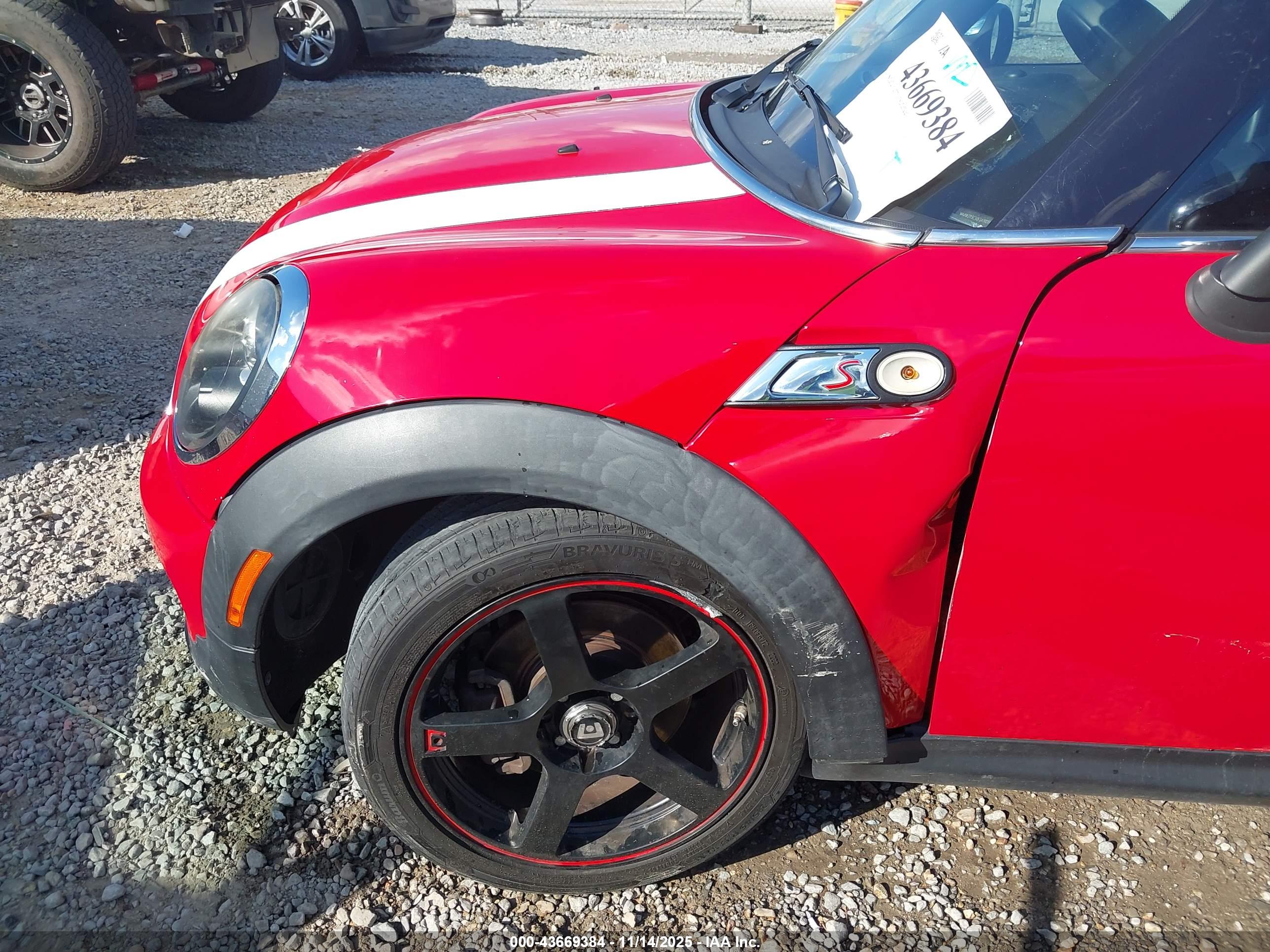 MINI CONVERTIBLE image 6