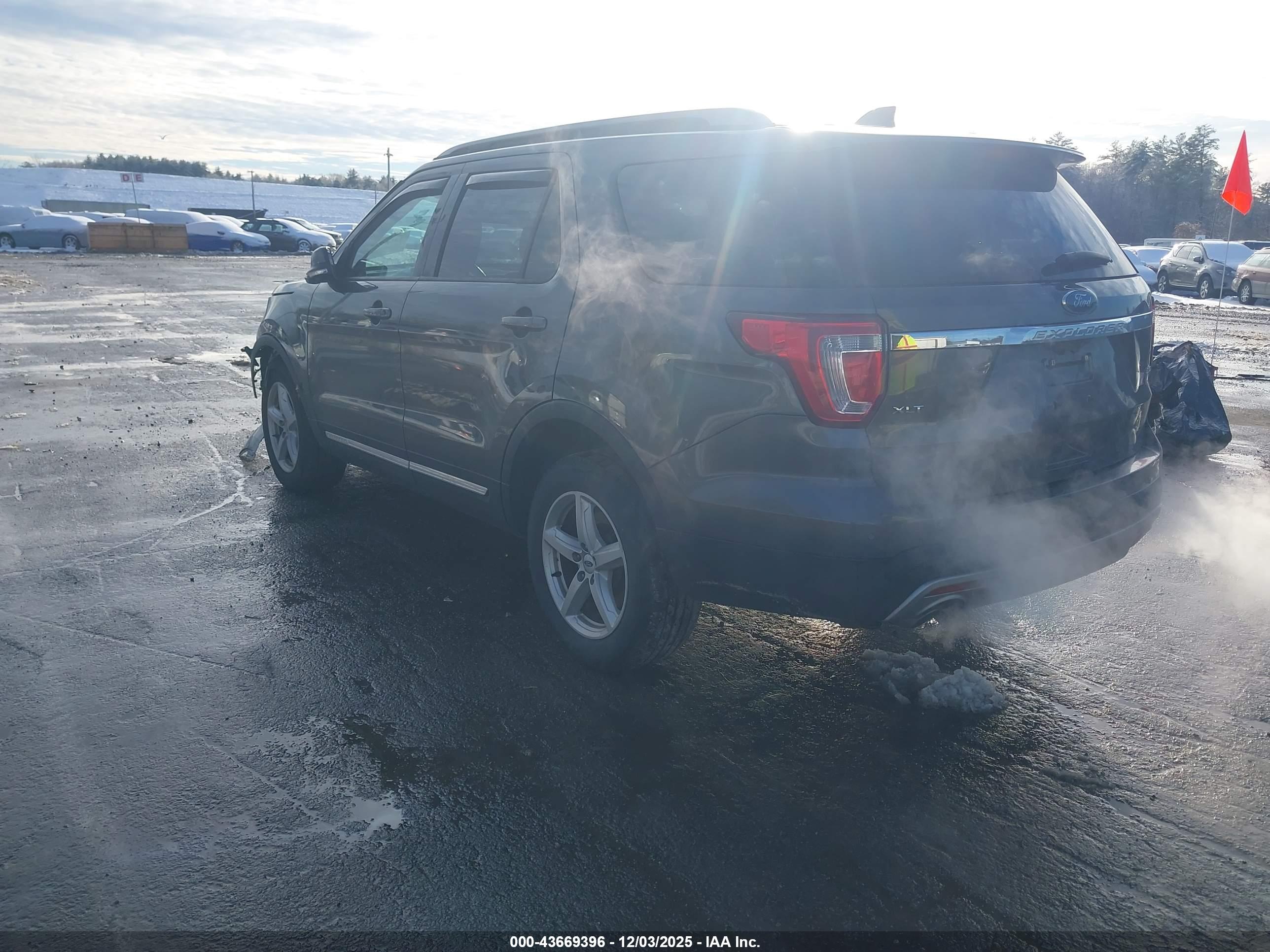 FORD EXPLORER image 3
