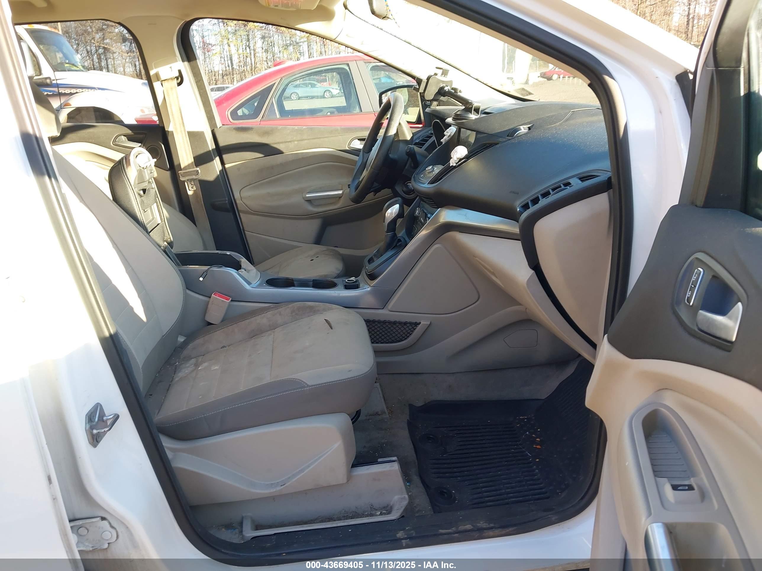 FORD ESCAPE image 5
