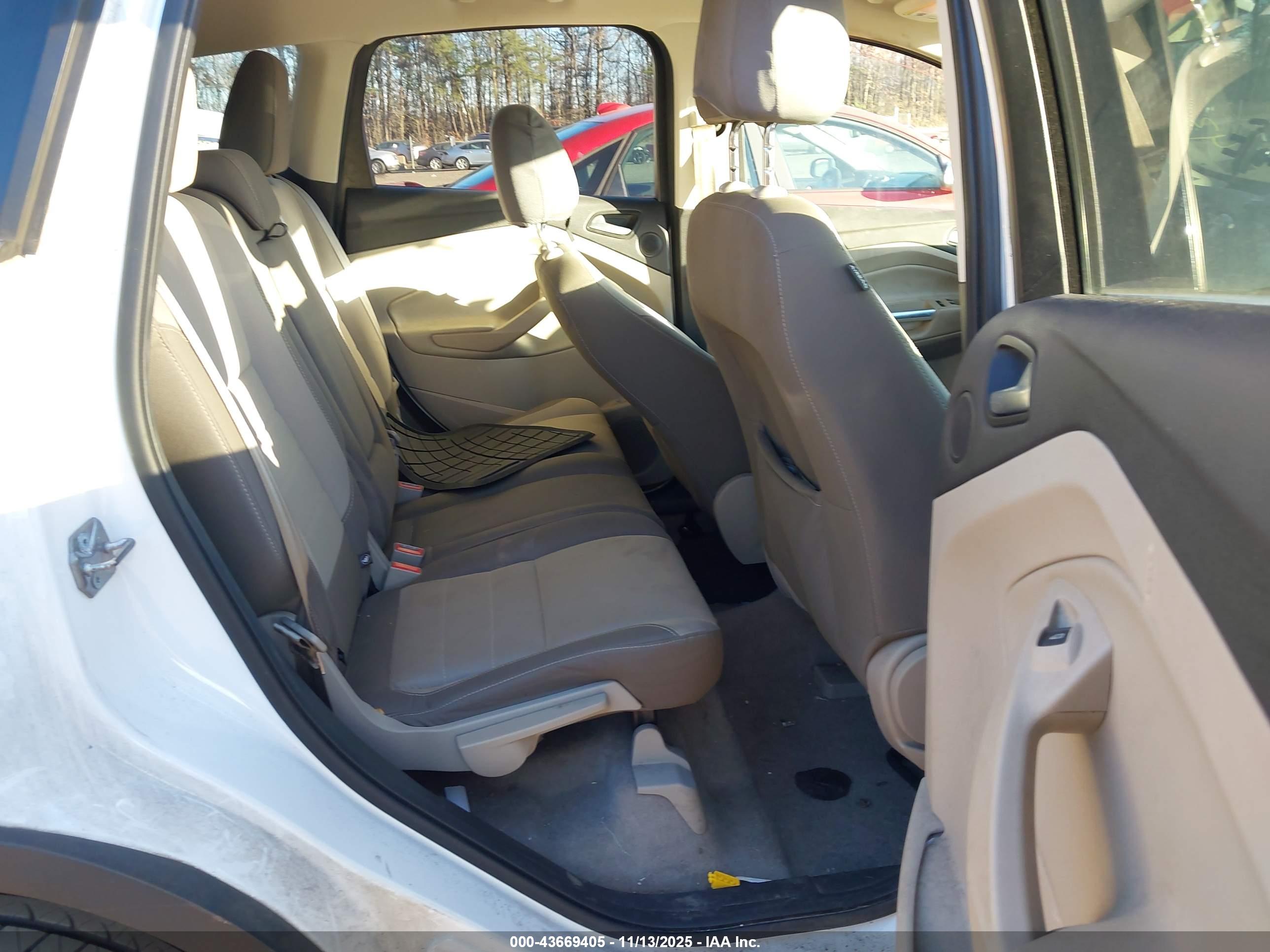 FORD ESCAPE image 8