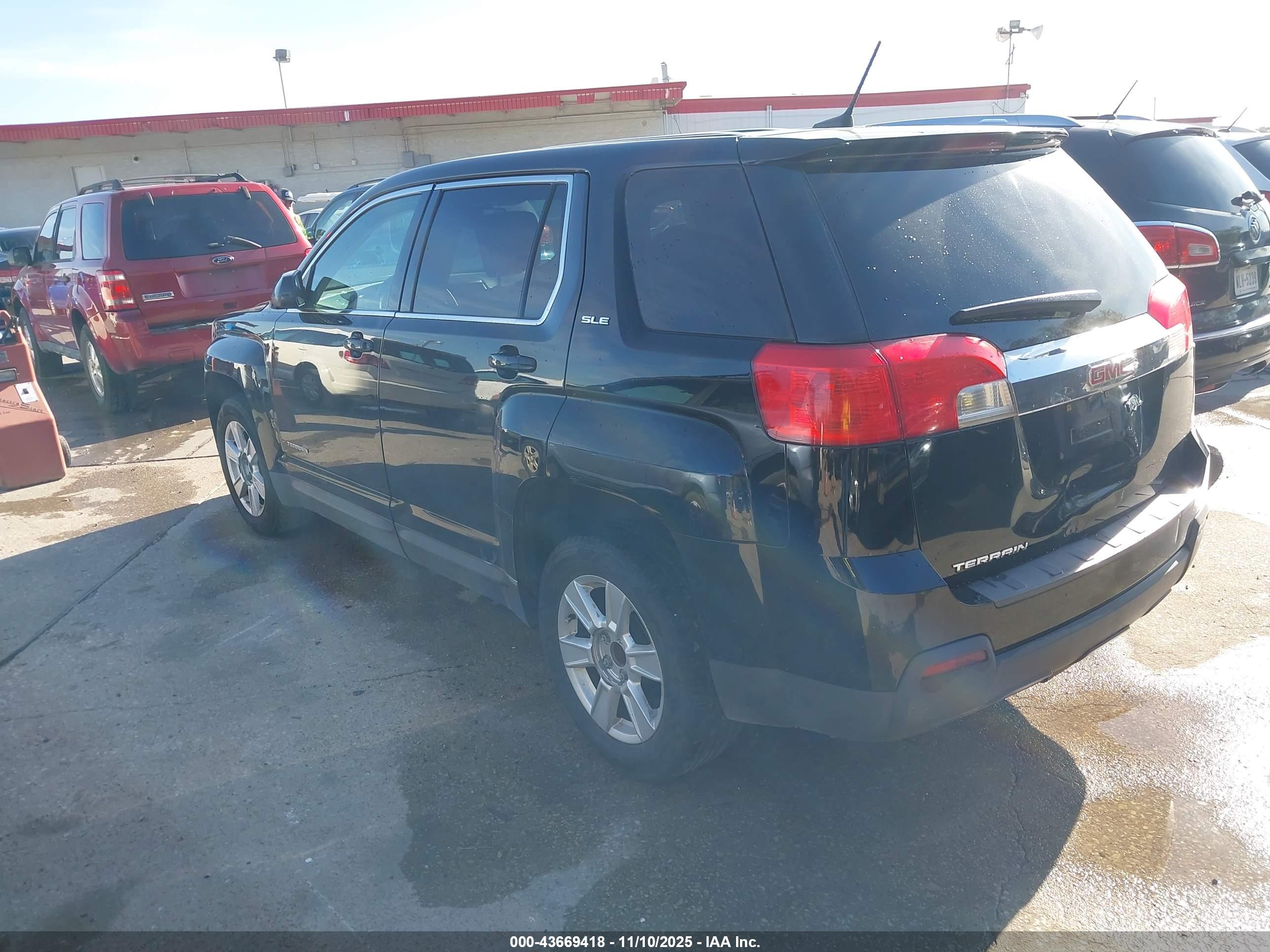 GMC TERRAIN image 3