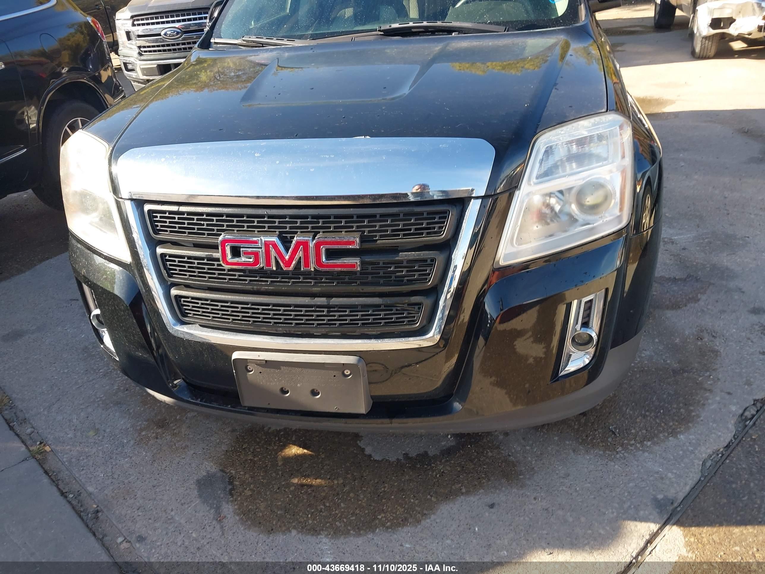 GMC TERRAIN image 6