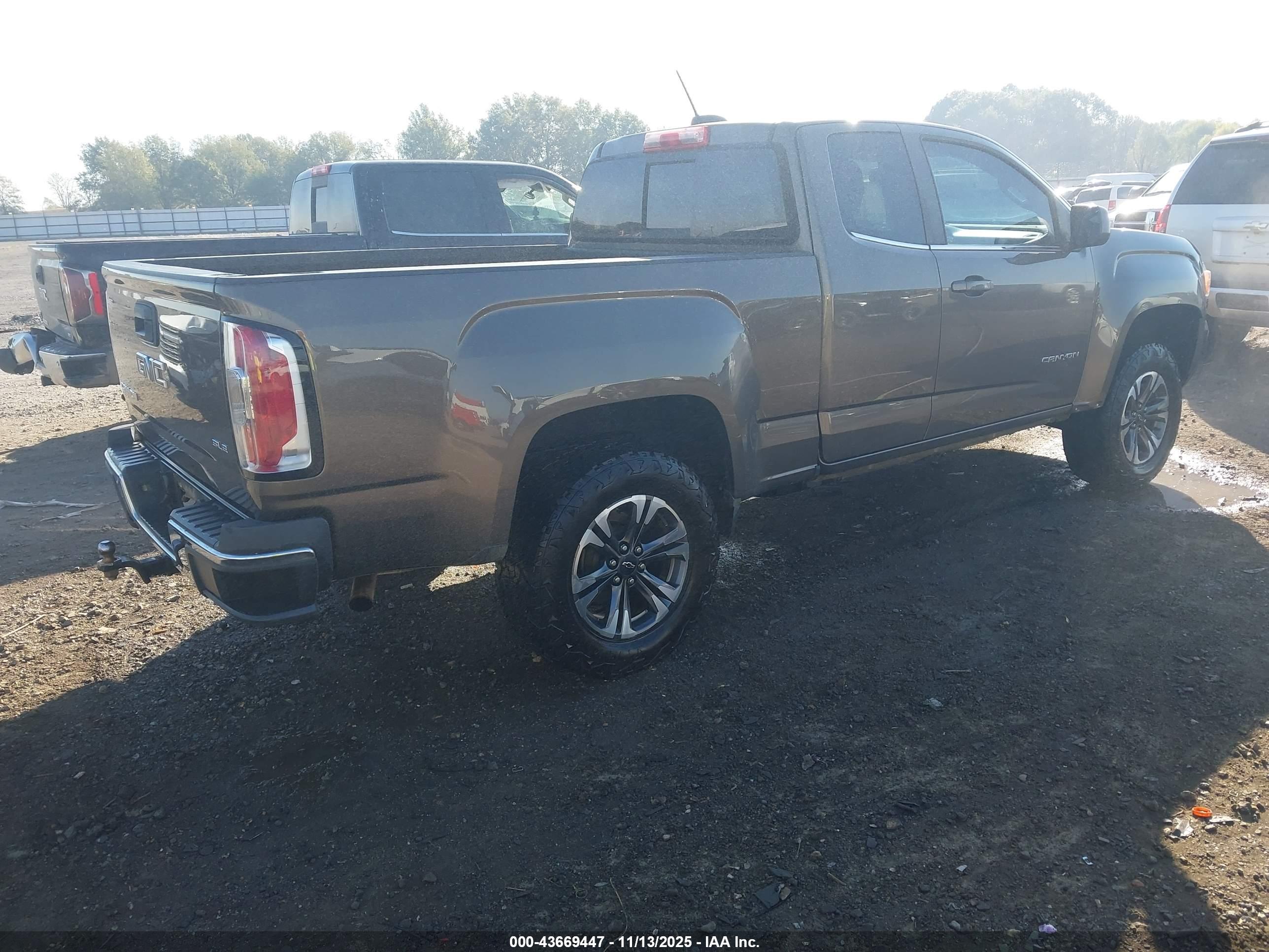 GMC CANYON image 4