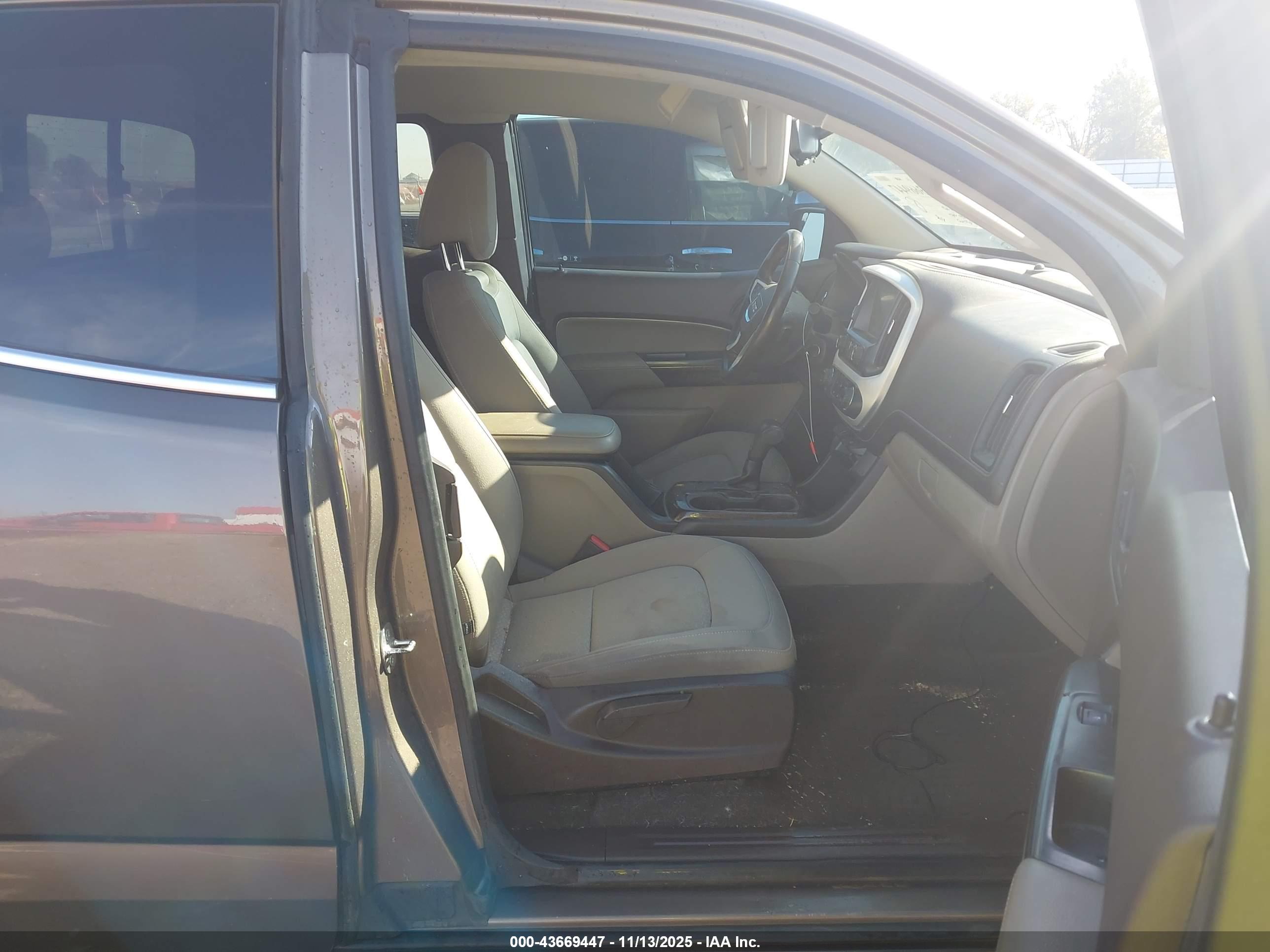 GMC CANYON image 5