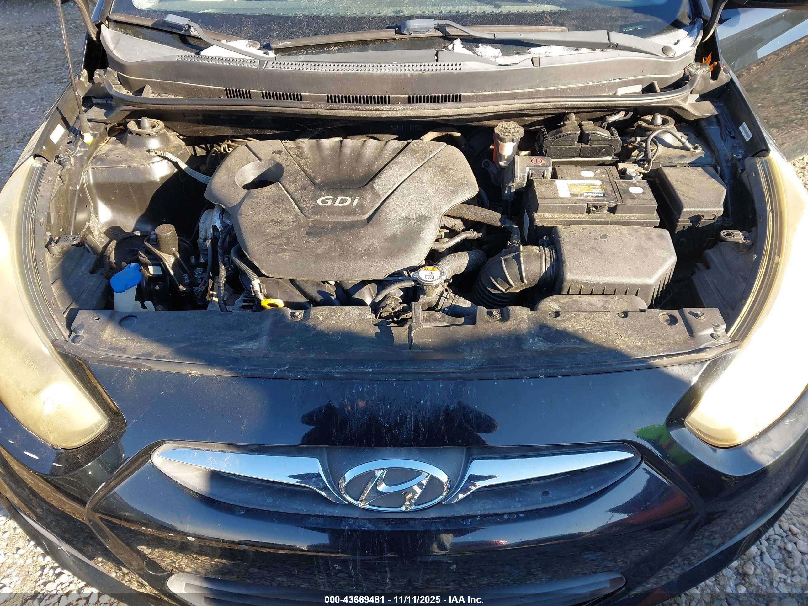 HYUNDAI ACCENT image 10