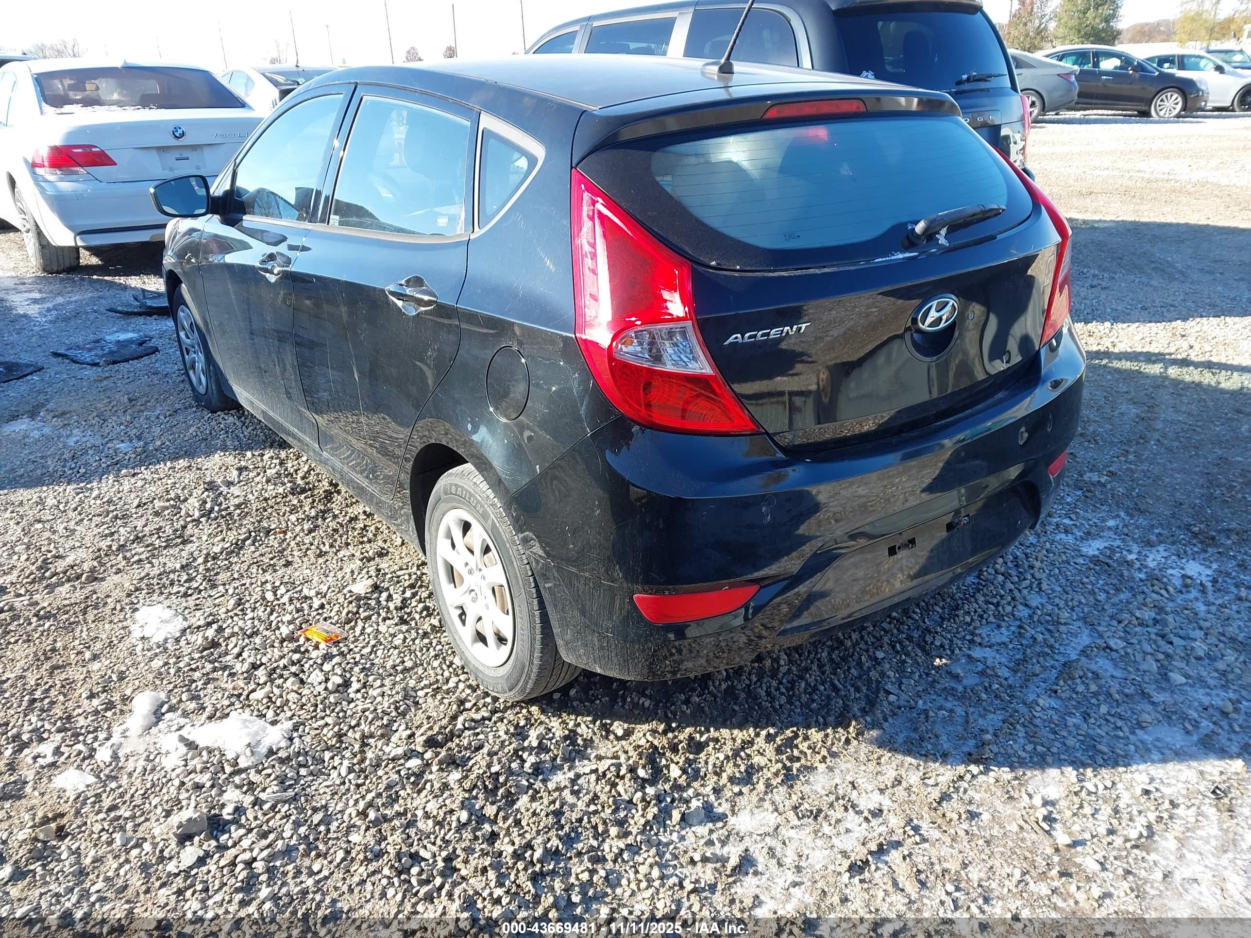 HYUNDAI ACCENT image 3