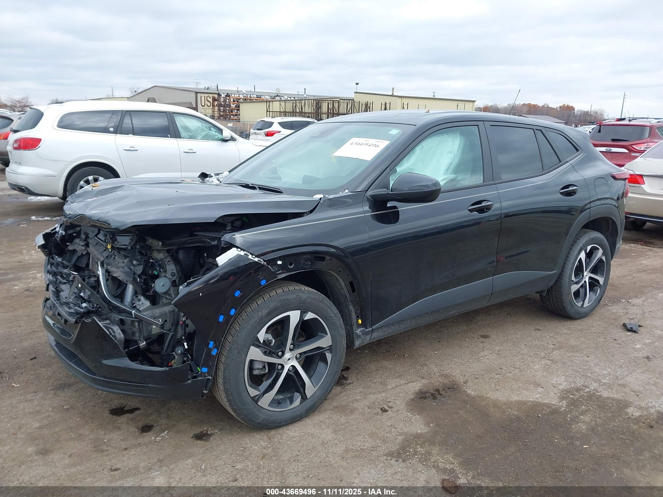 CHEVROLET TRAX image 2