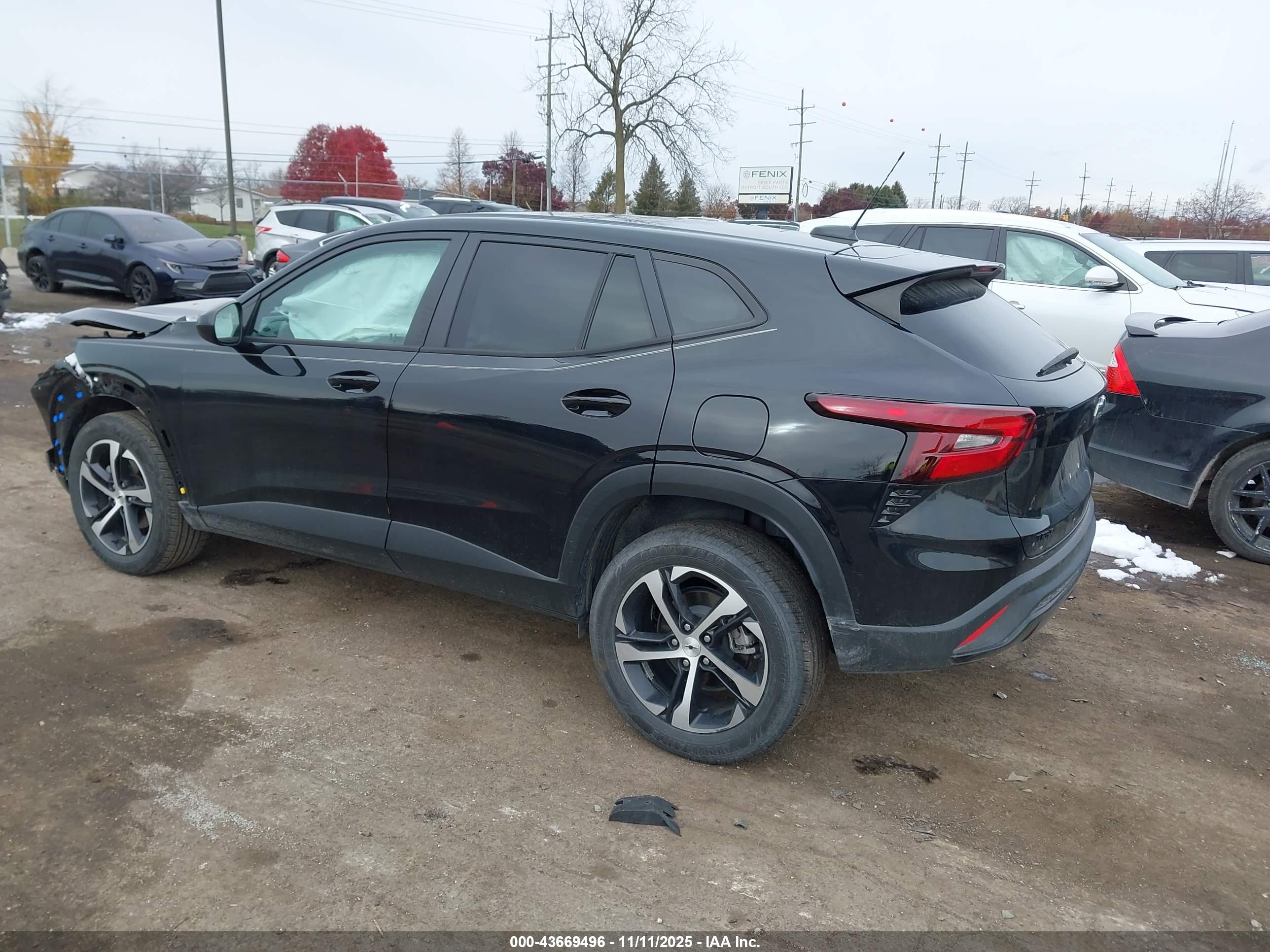 CHEVROLET TRAX image 3