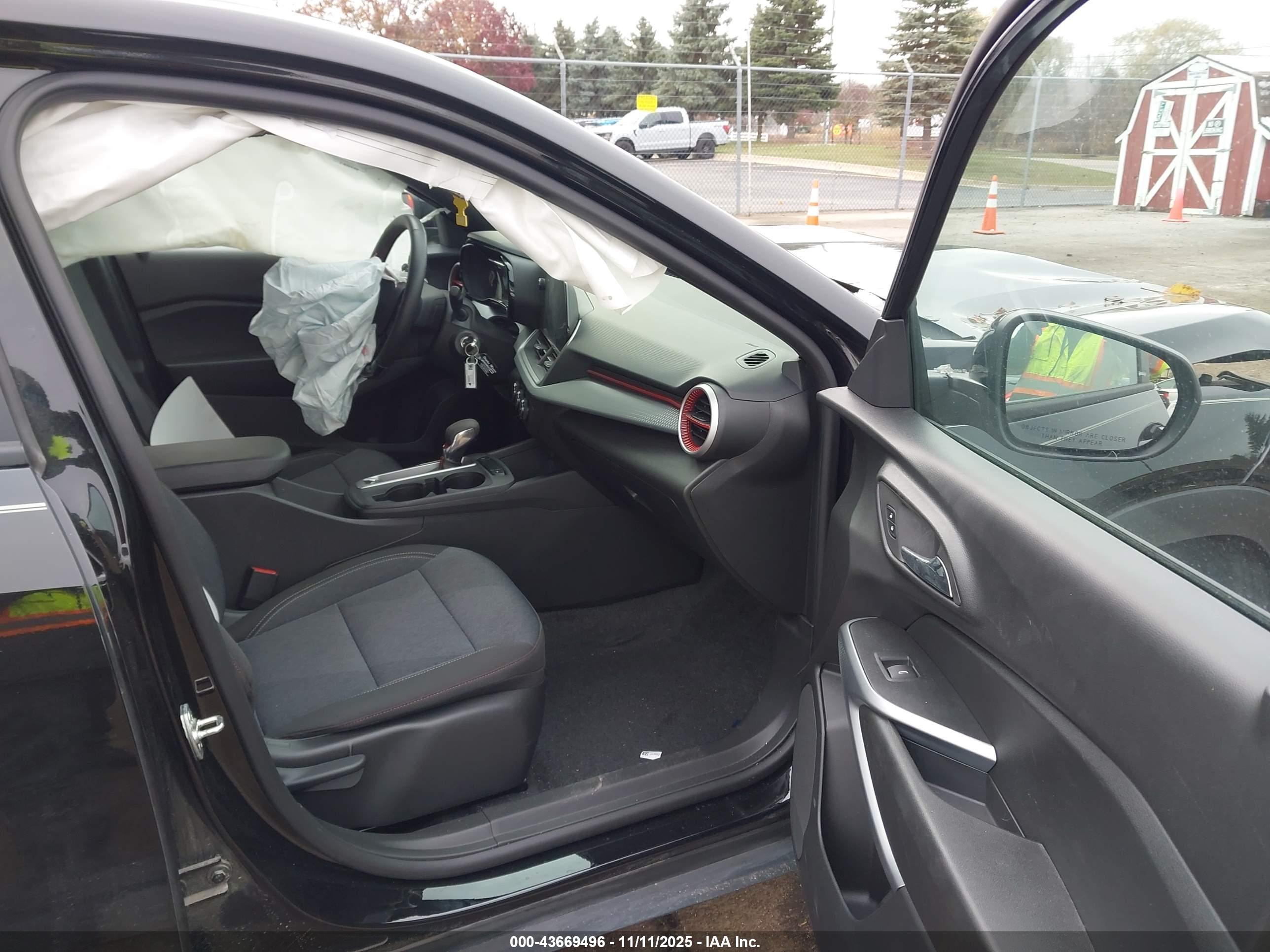 CHEVROLET TRAX image 5