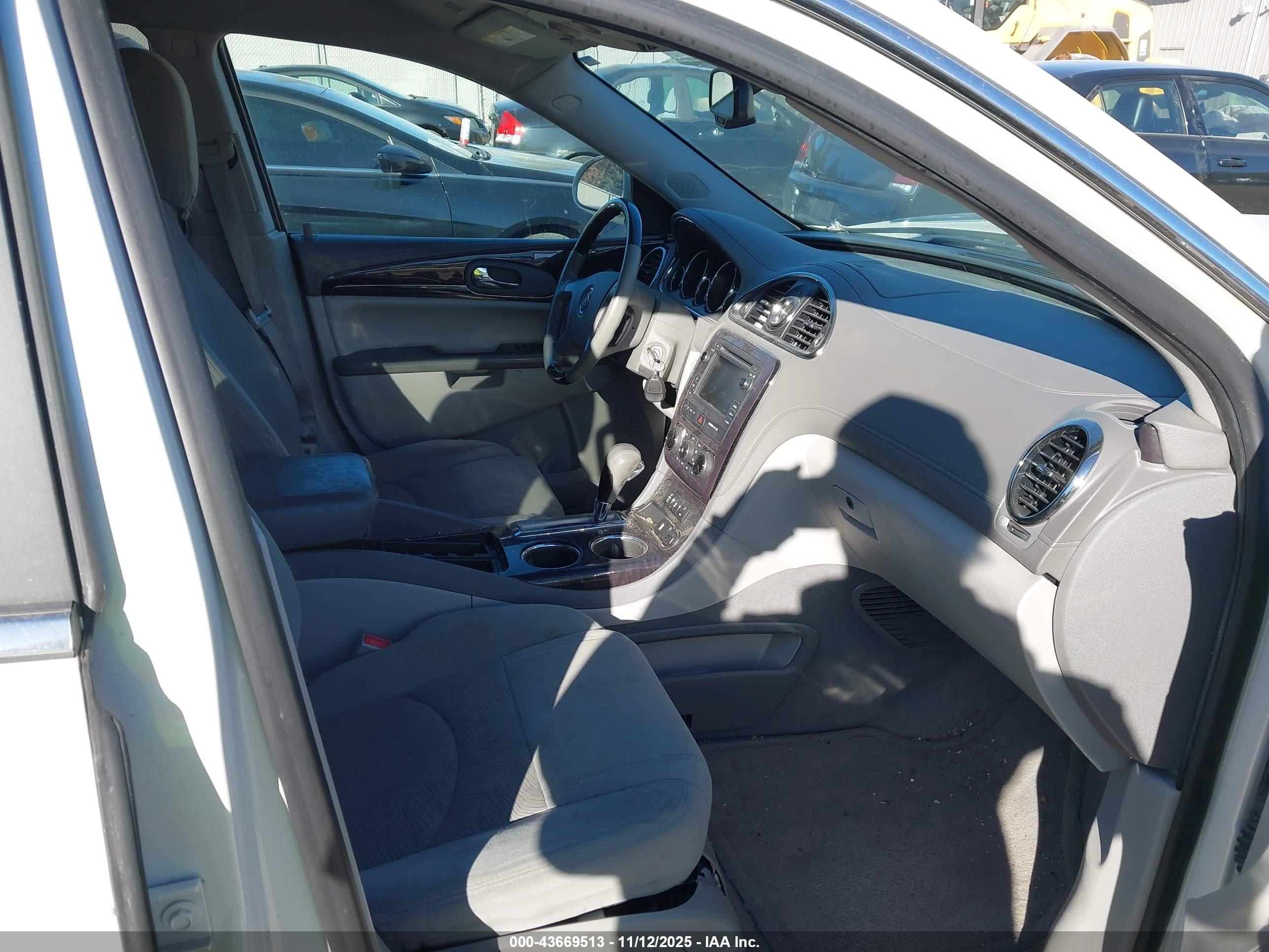 BUICK ENCLAVE image 5