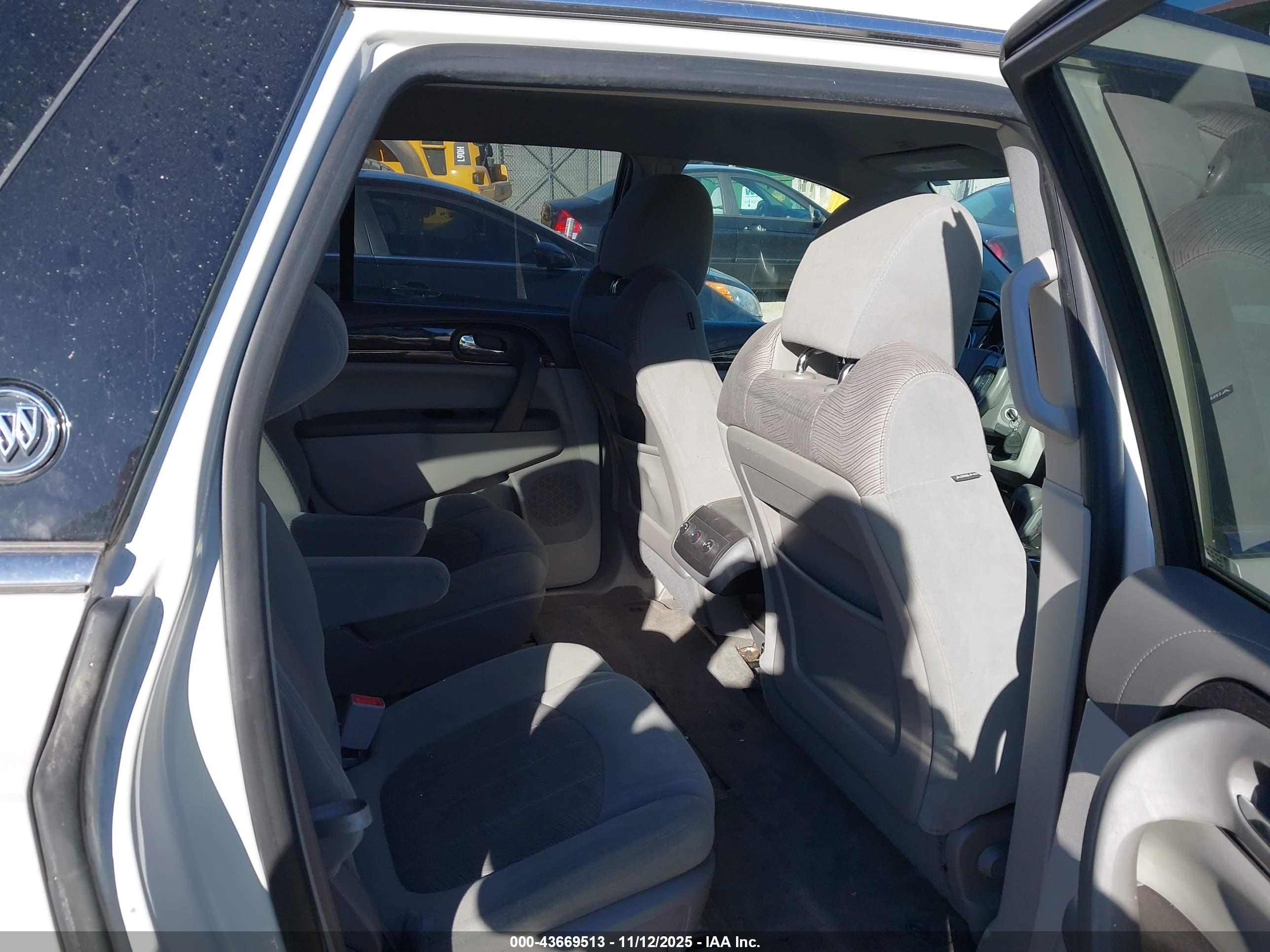 BUICK ENCLAVE image 8